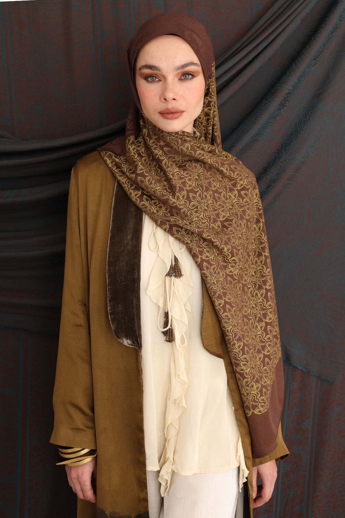 Nora-Pattern Reversible Shawl - Bitter Coffee-Salmon
