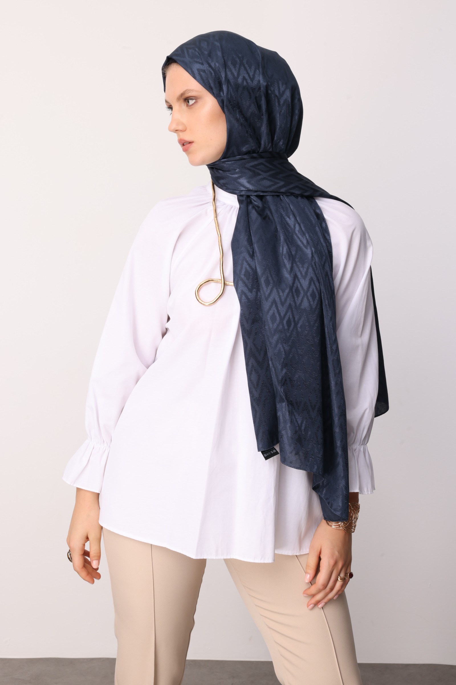 Shiny Check-Pattern Jacquard Shawl - Midnight Blue