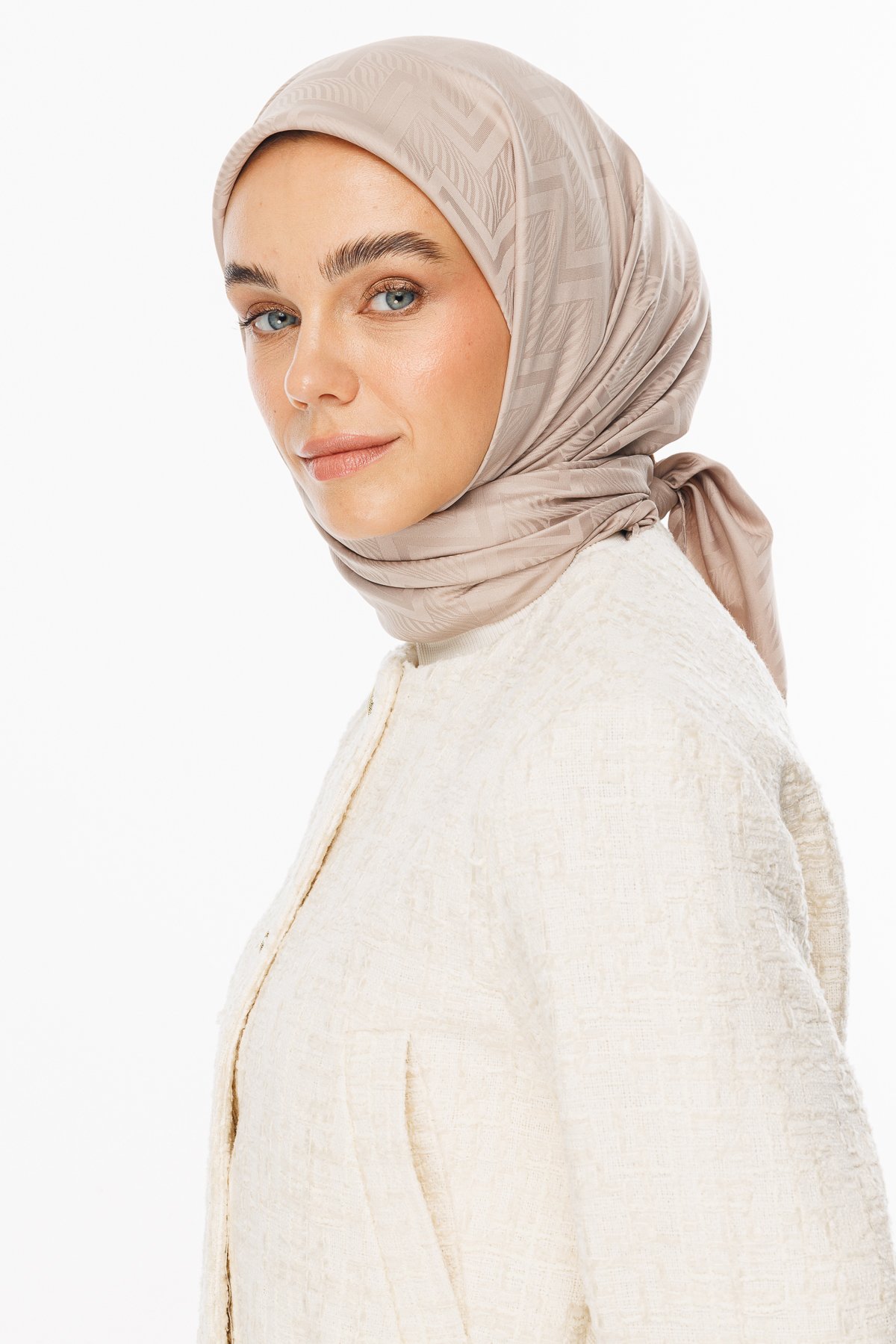 Viora Pattern Silky Jacquard Scarf