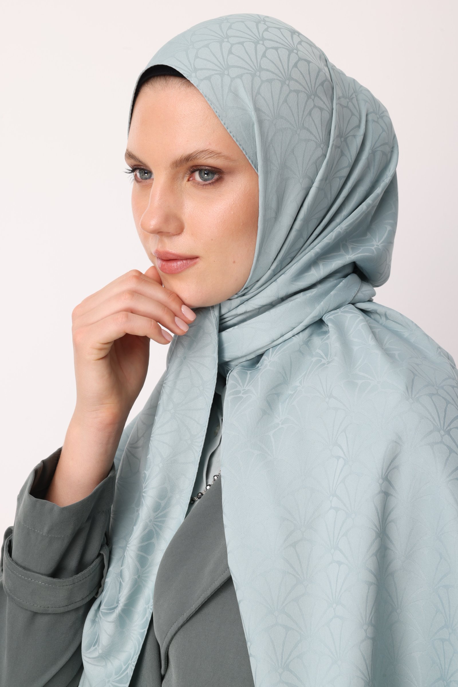 Lotus Pattern Silk Jacquard Shawl - Cağla