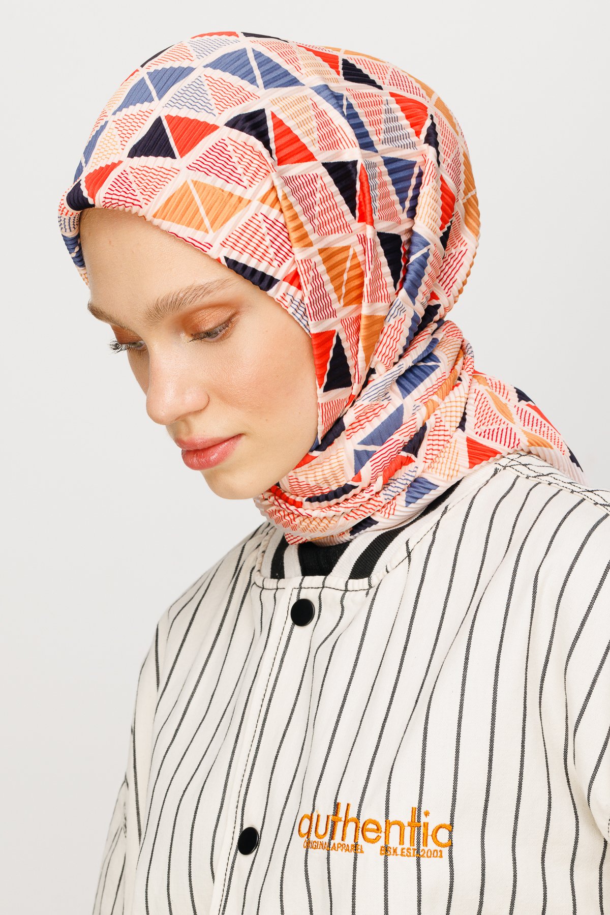 Prism Pattern Pleated Scarf
