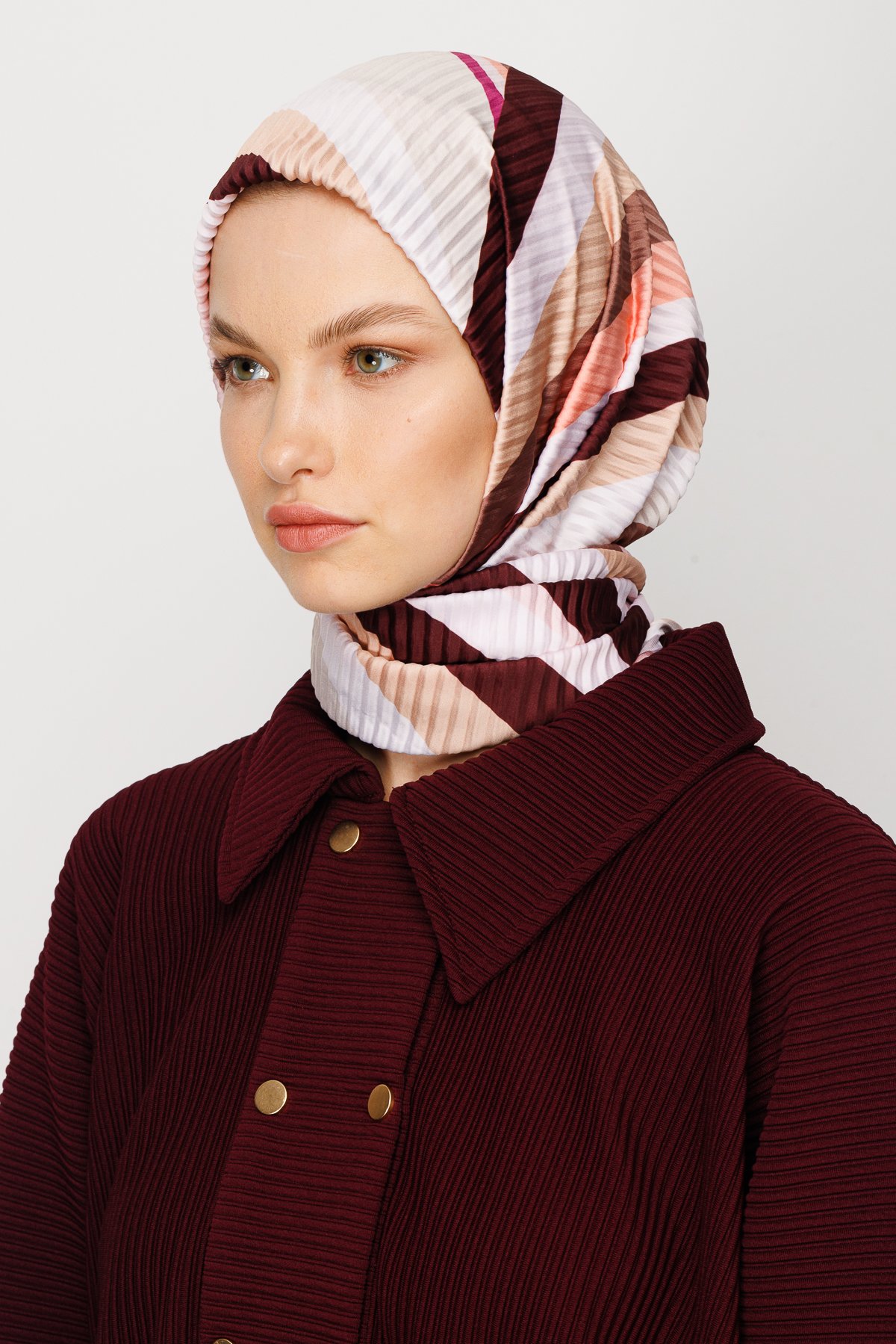 Akra Pattern Pleated Scarf - Brown