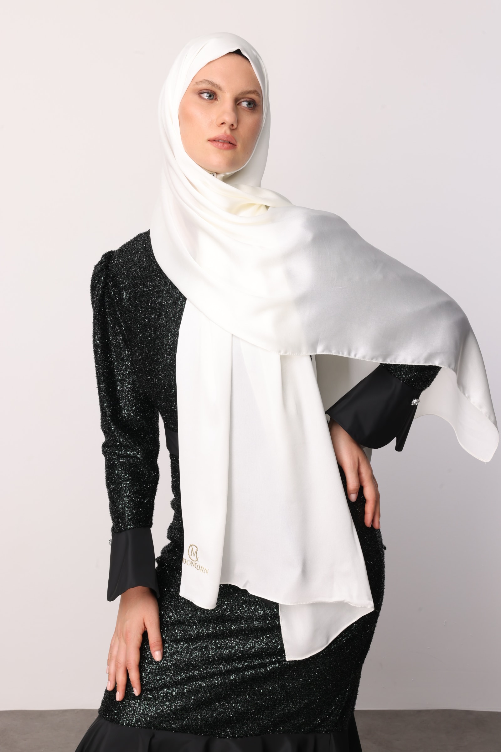 Diamond Aura Shawl - Pearl