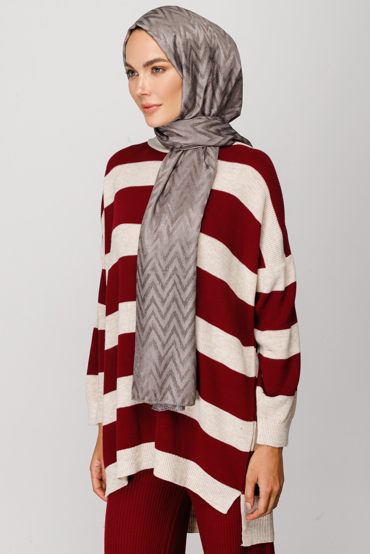 Zigzag Pattern Shiny Jacquard Hijab