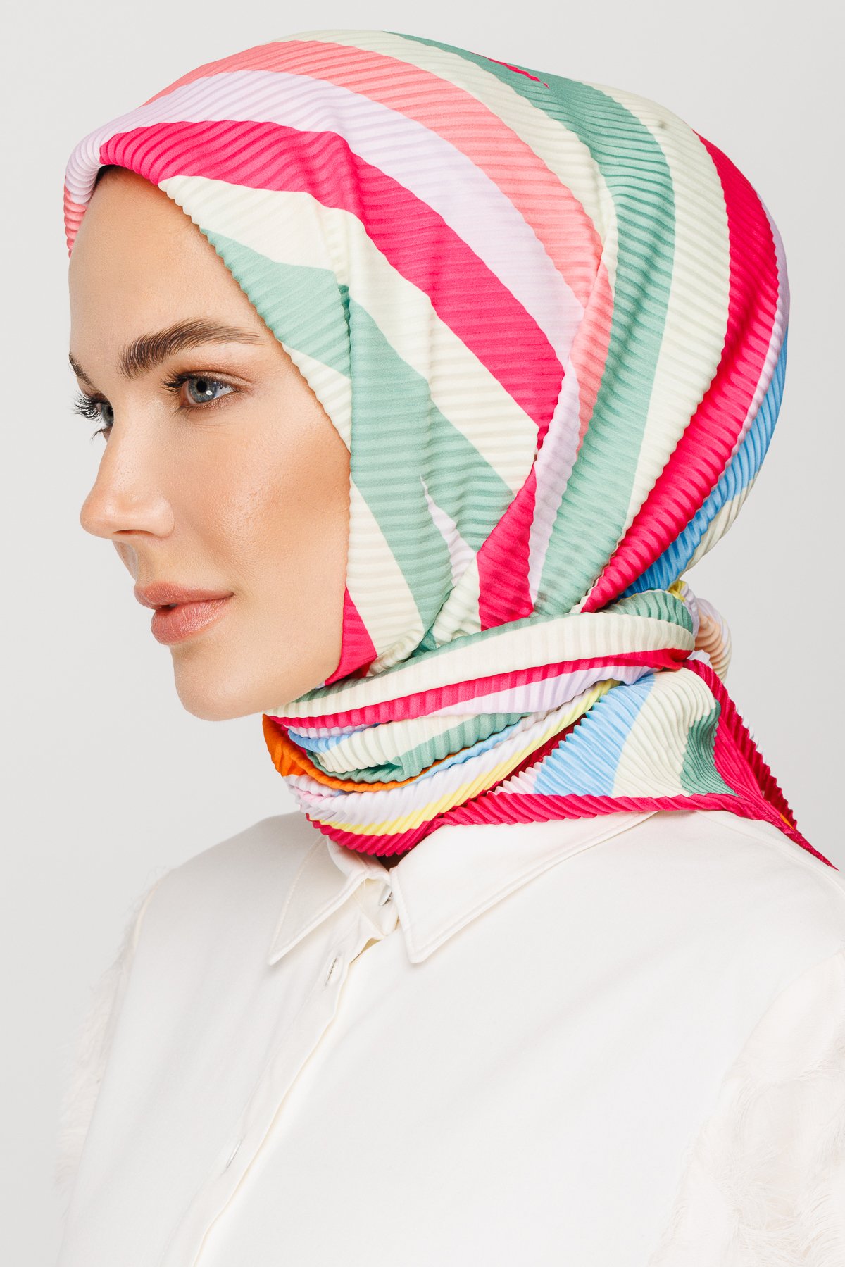 Akra Pattern Pleated Scarf - Fuchsia