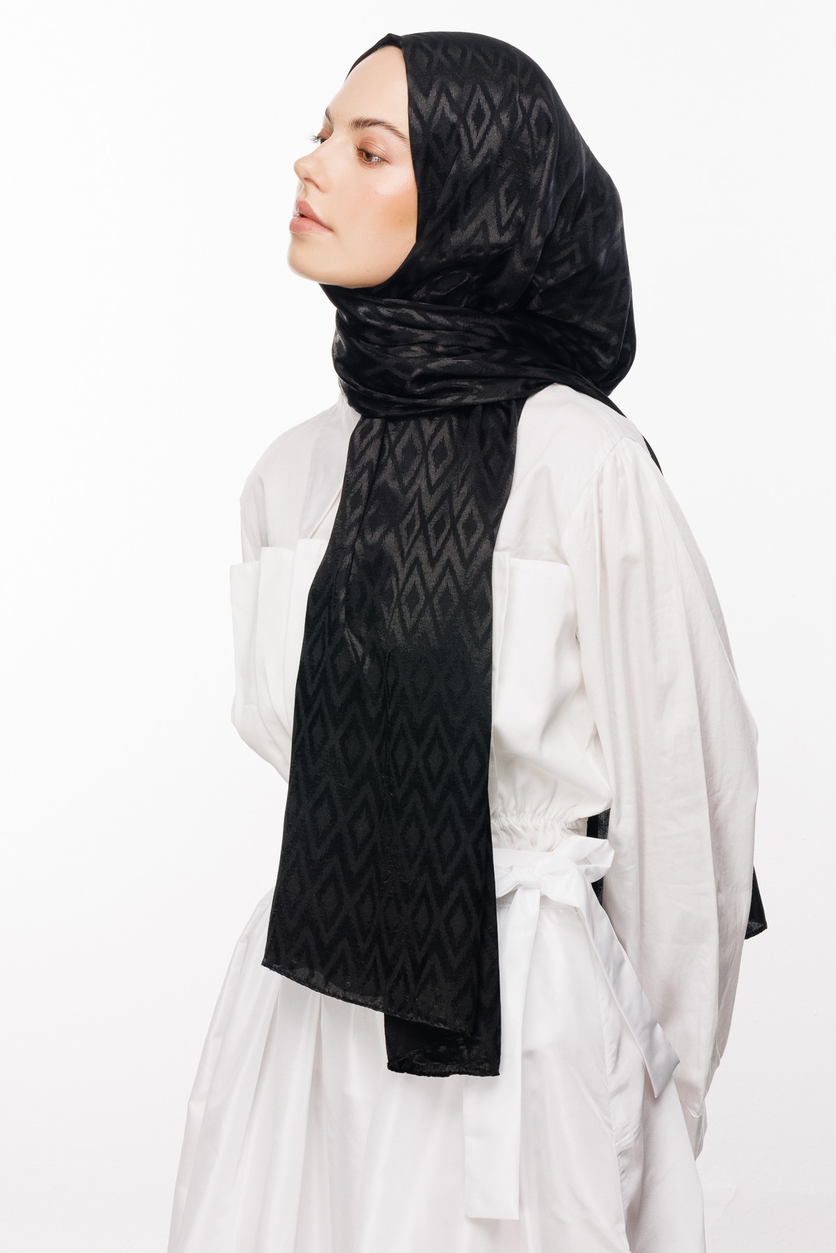 Karo Pattern Shiny Jacquard Shawl - Black