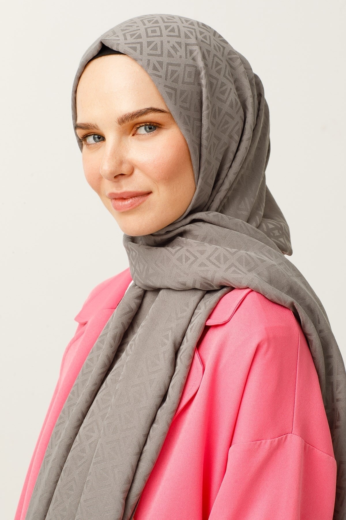 Triangle Pattern Cotton Jacquard Hijab