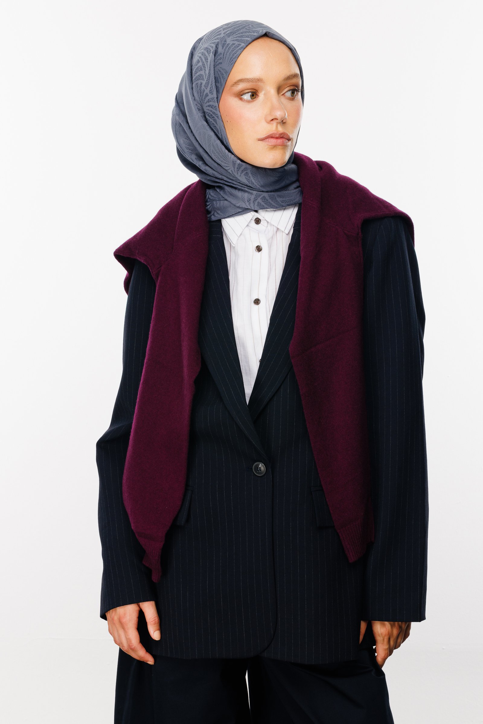 Artemis Pattern Silk Jacquard Shawl - Smoked