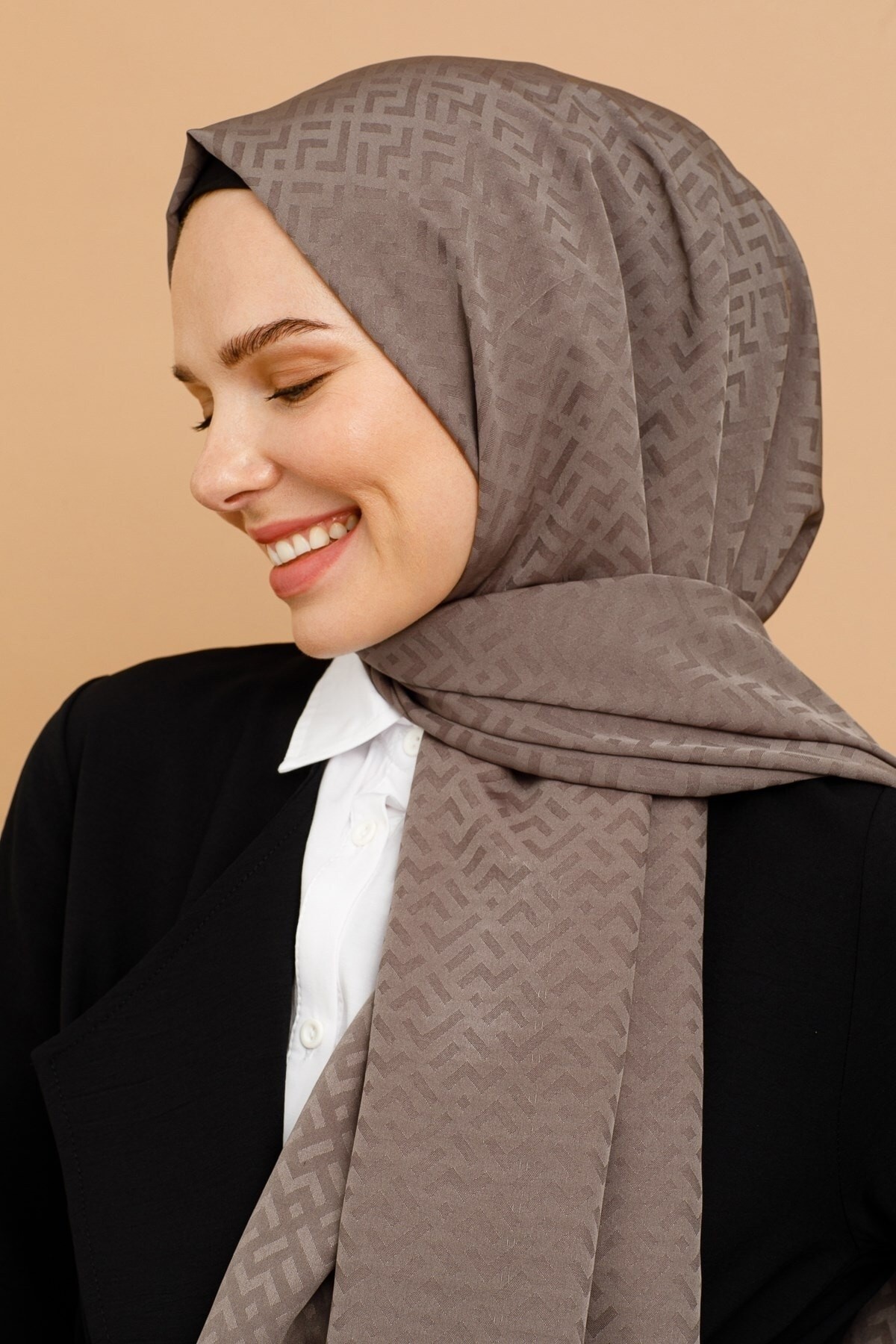 Z Pattern Silky Jacquard Hijab