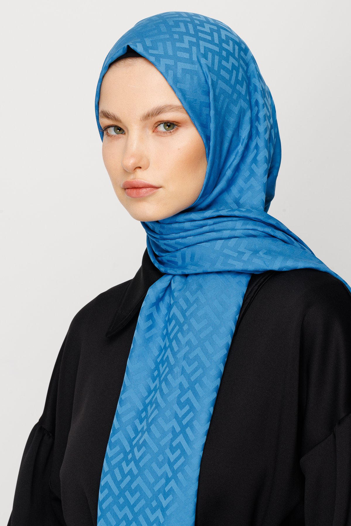 Z Pattern Silky Jacquard Hijab