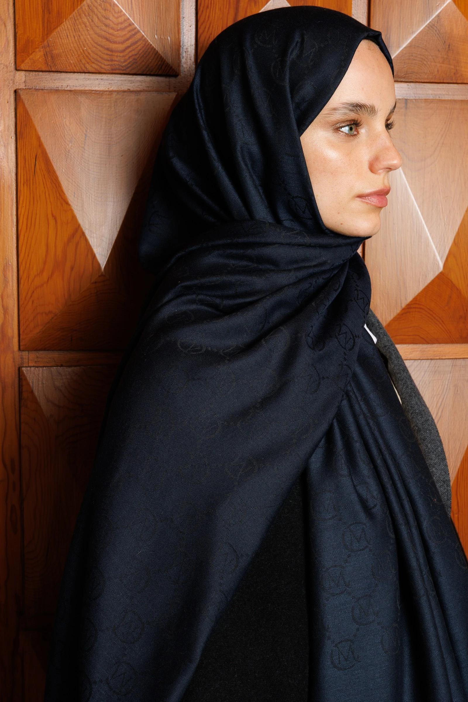 Wool Silk Shawl - Navyblue