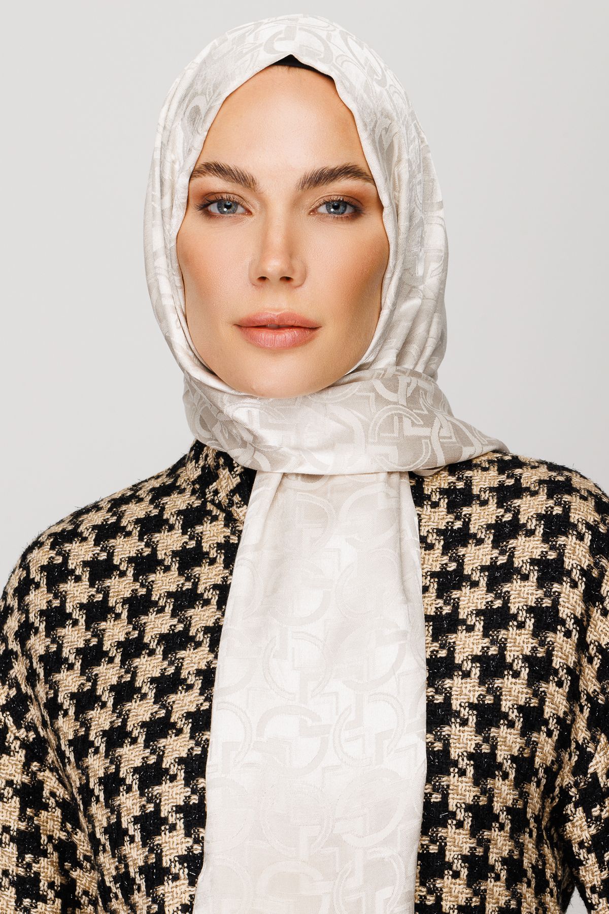 Longar Pattern Shiny Jacquard Hijab