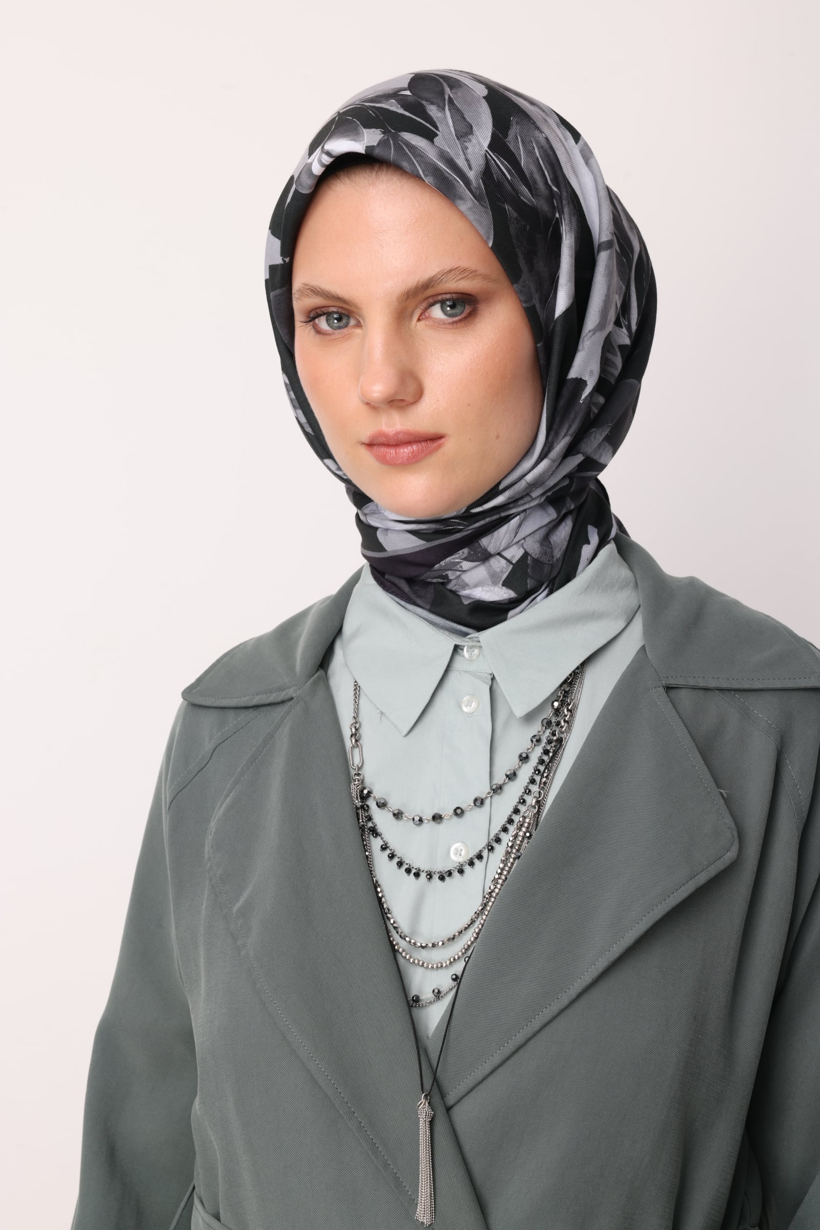 Lorya Pattern Cotton Scarf - Black