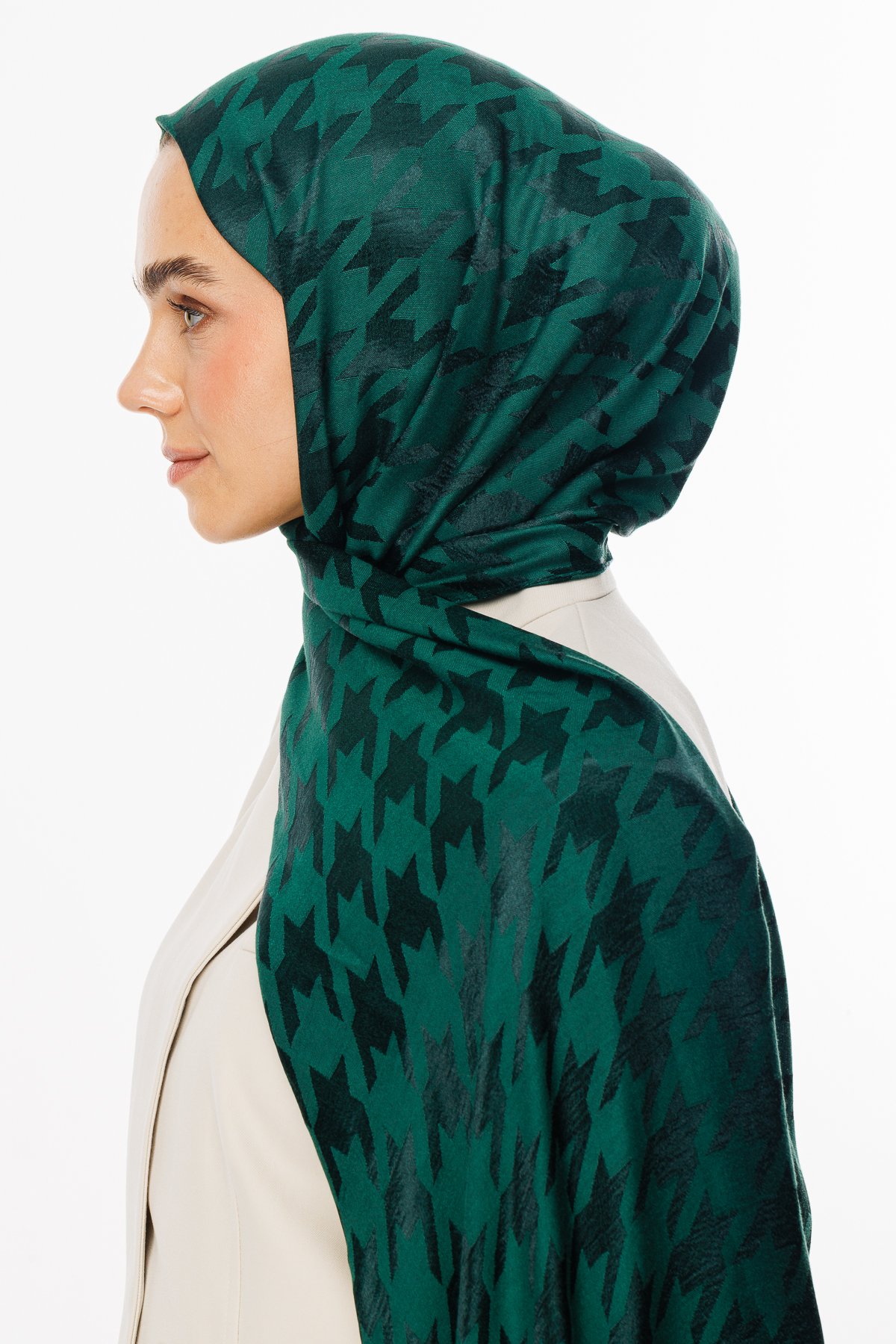 Crowbar Pattern Shiny Jacquard Hijab