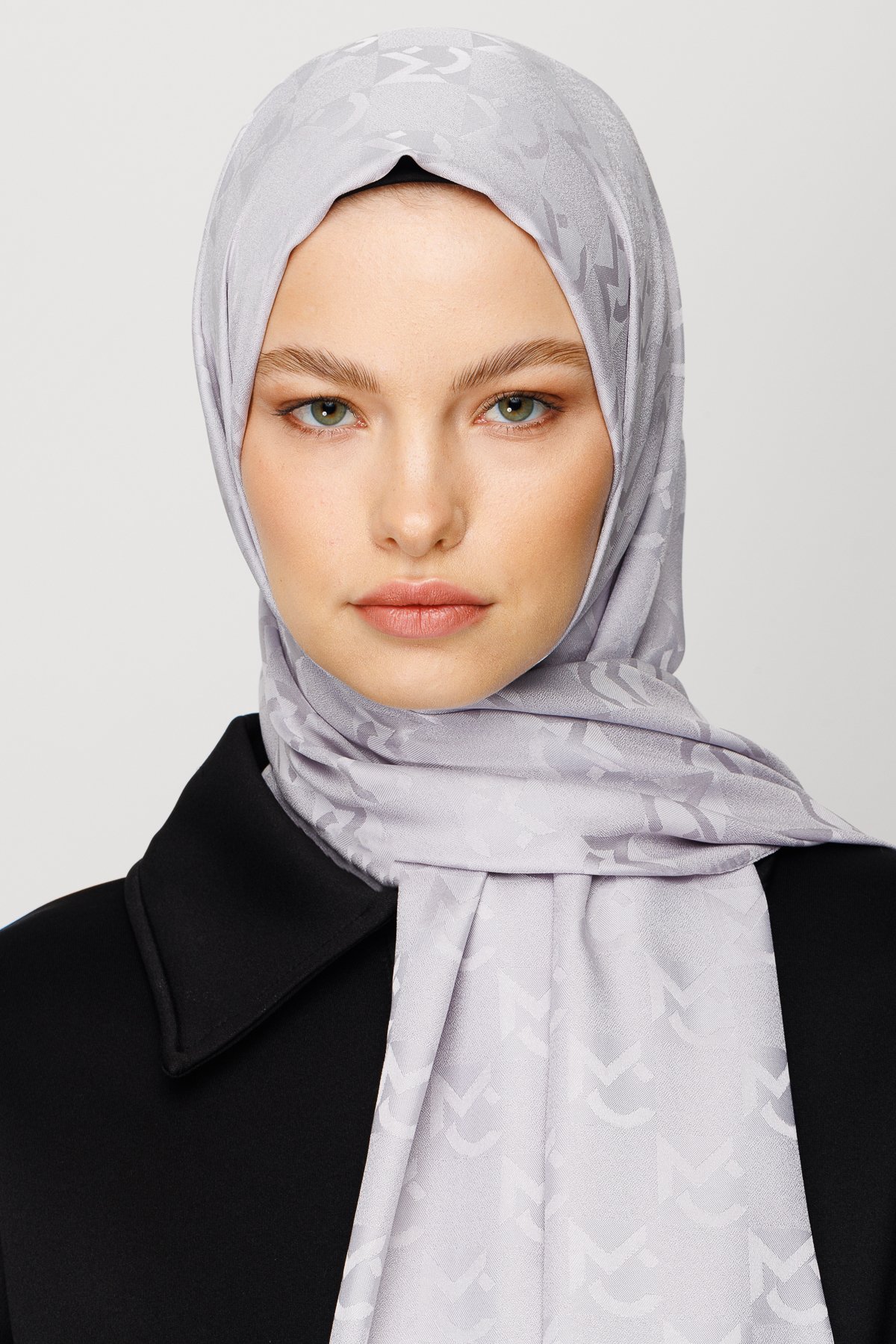 MC Pattern Jacquard Shawl - Silver