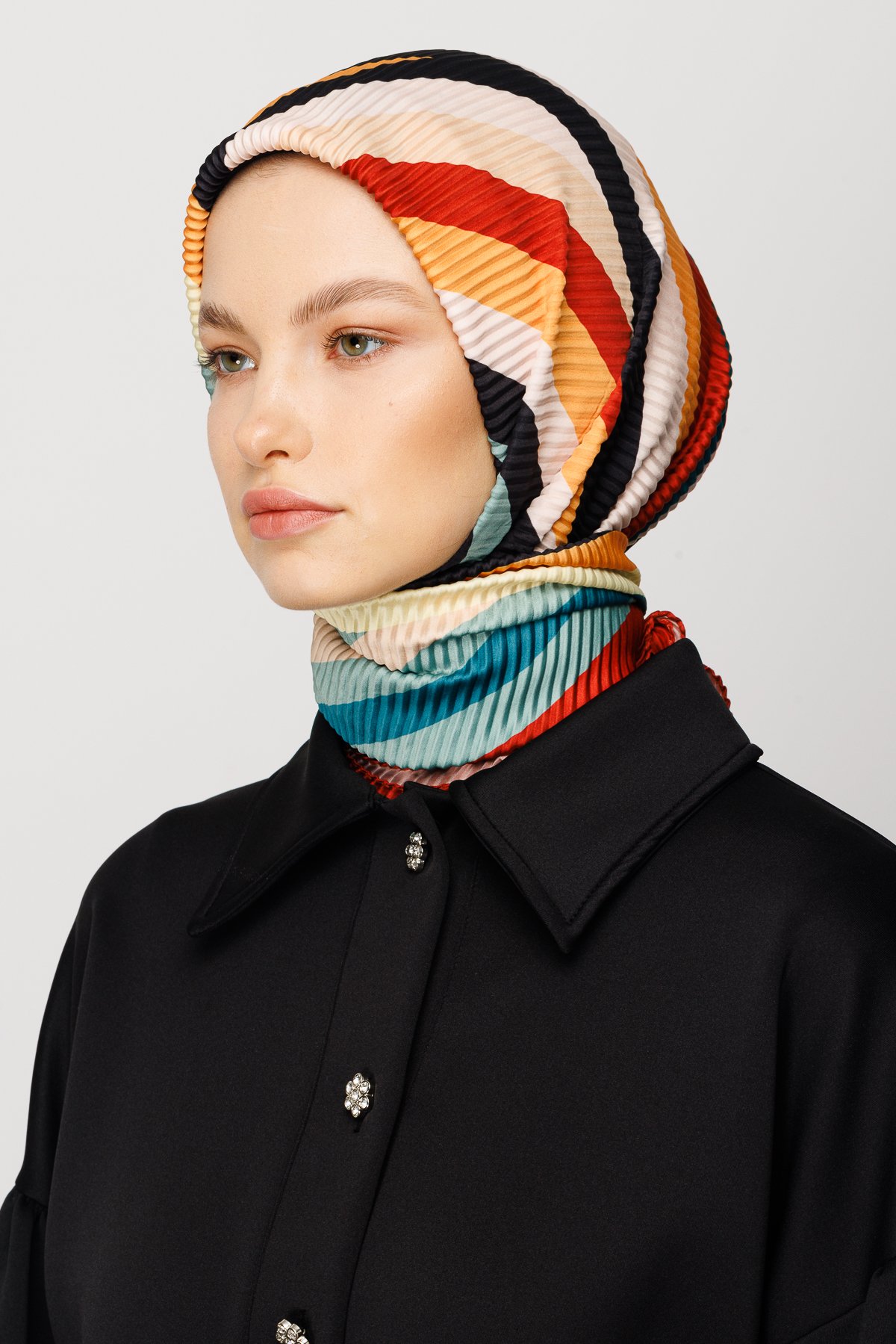 Akra Pattern Pleated Scarf - Coffee with milk