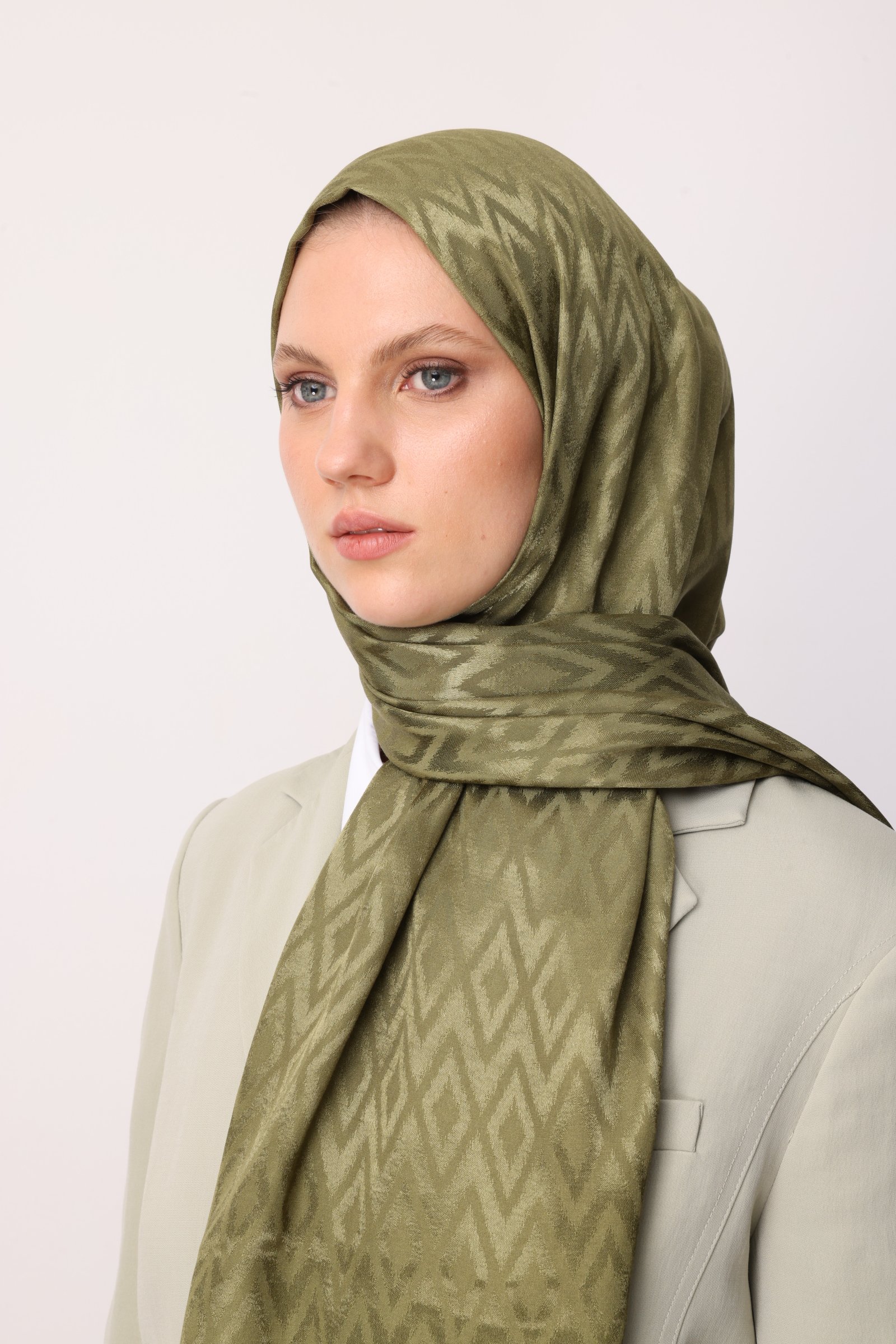 Shiny Check-Pattern Jacquard Shawl - Soft Green