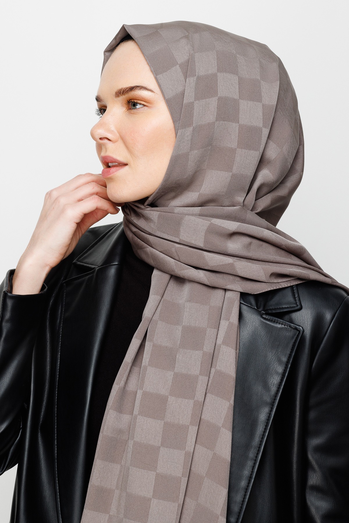 Checkers Pattern Silk Jacquard Shawl - Grey