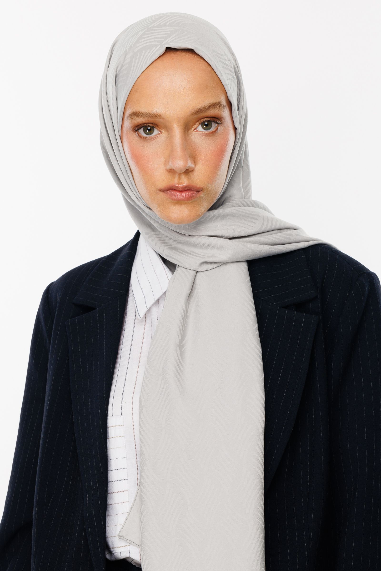 Aura Pattern Silk Jacquard Shawl - Silver