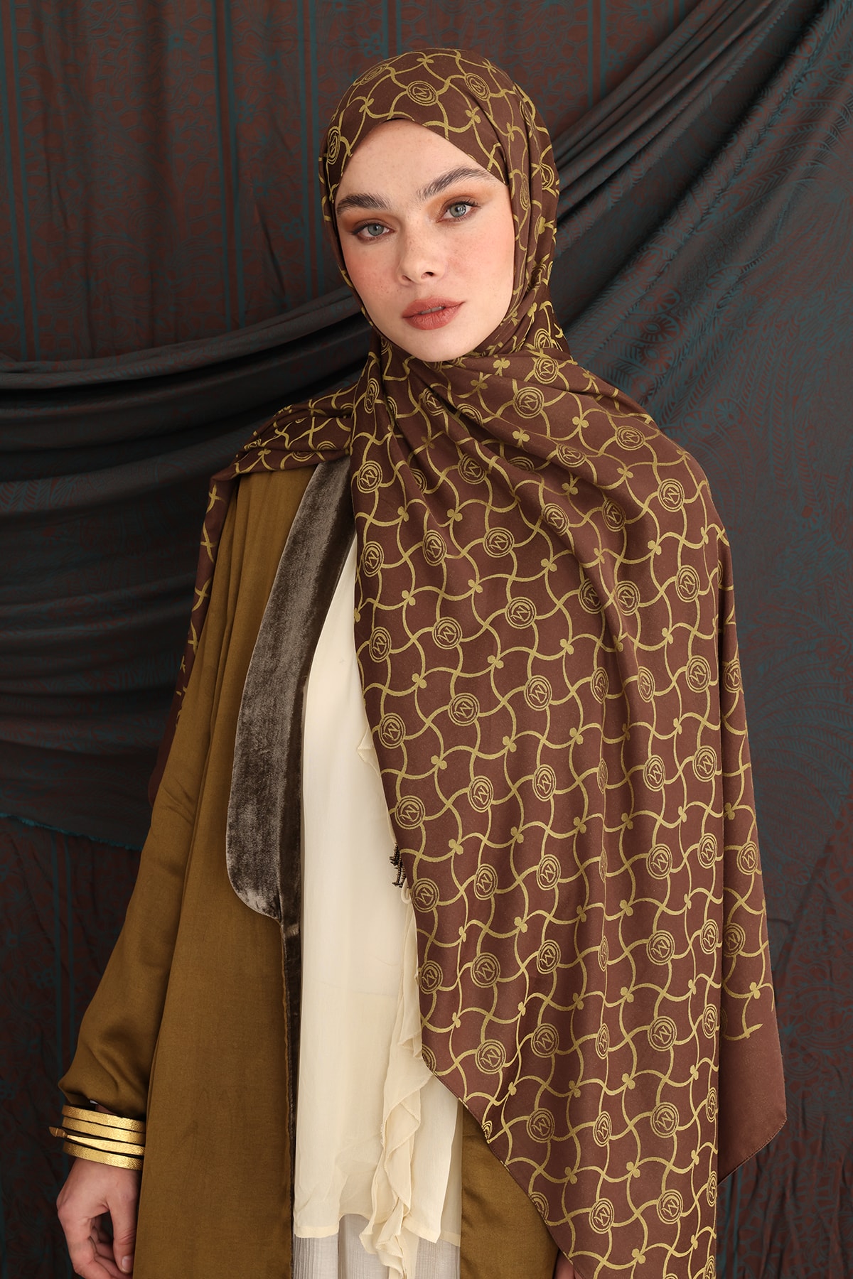 Marrakech-Pattern Reversible Shawl - Bitter Coffee-Salmon