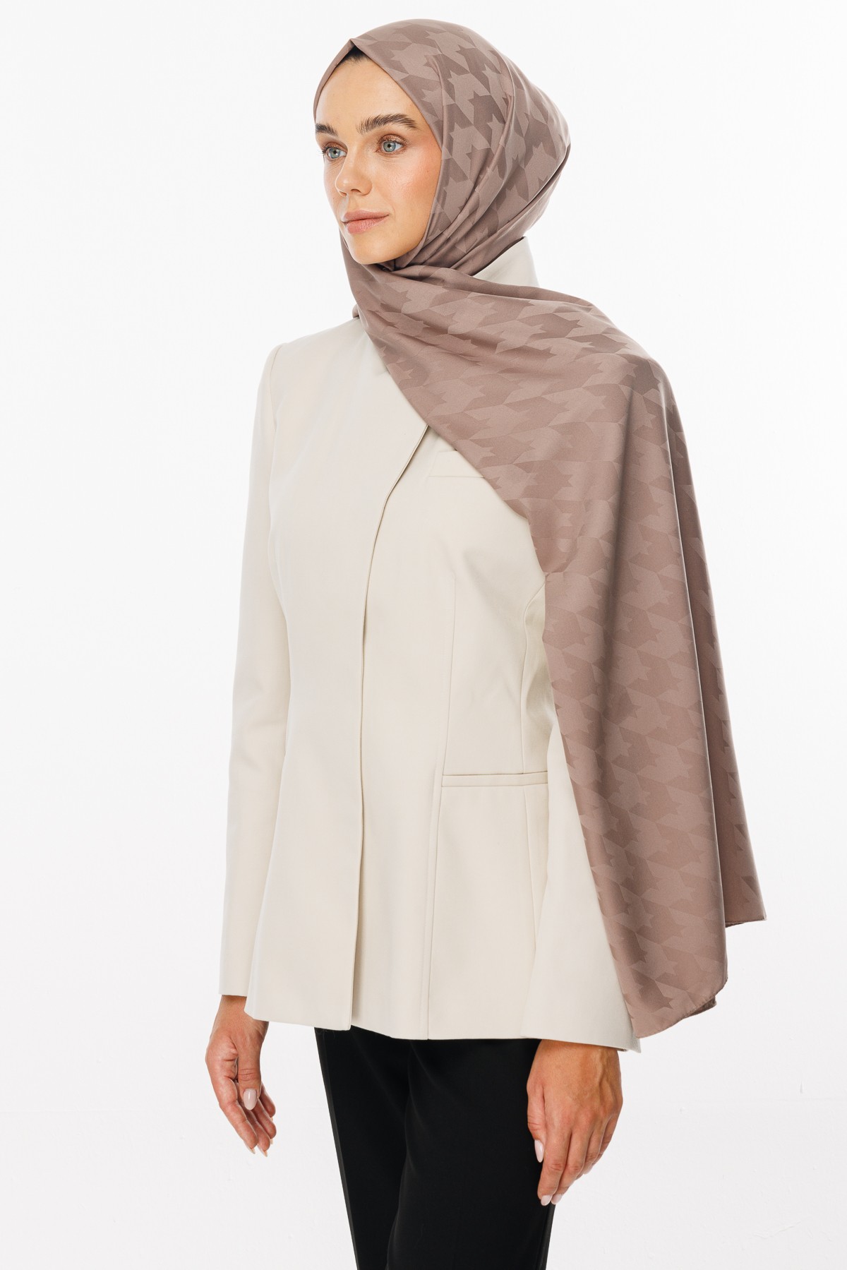 Crowbar Pattern Silk Jacquard Shawl - Canyon
