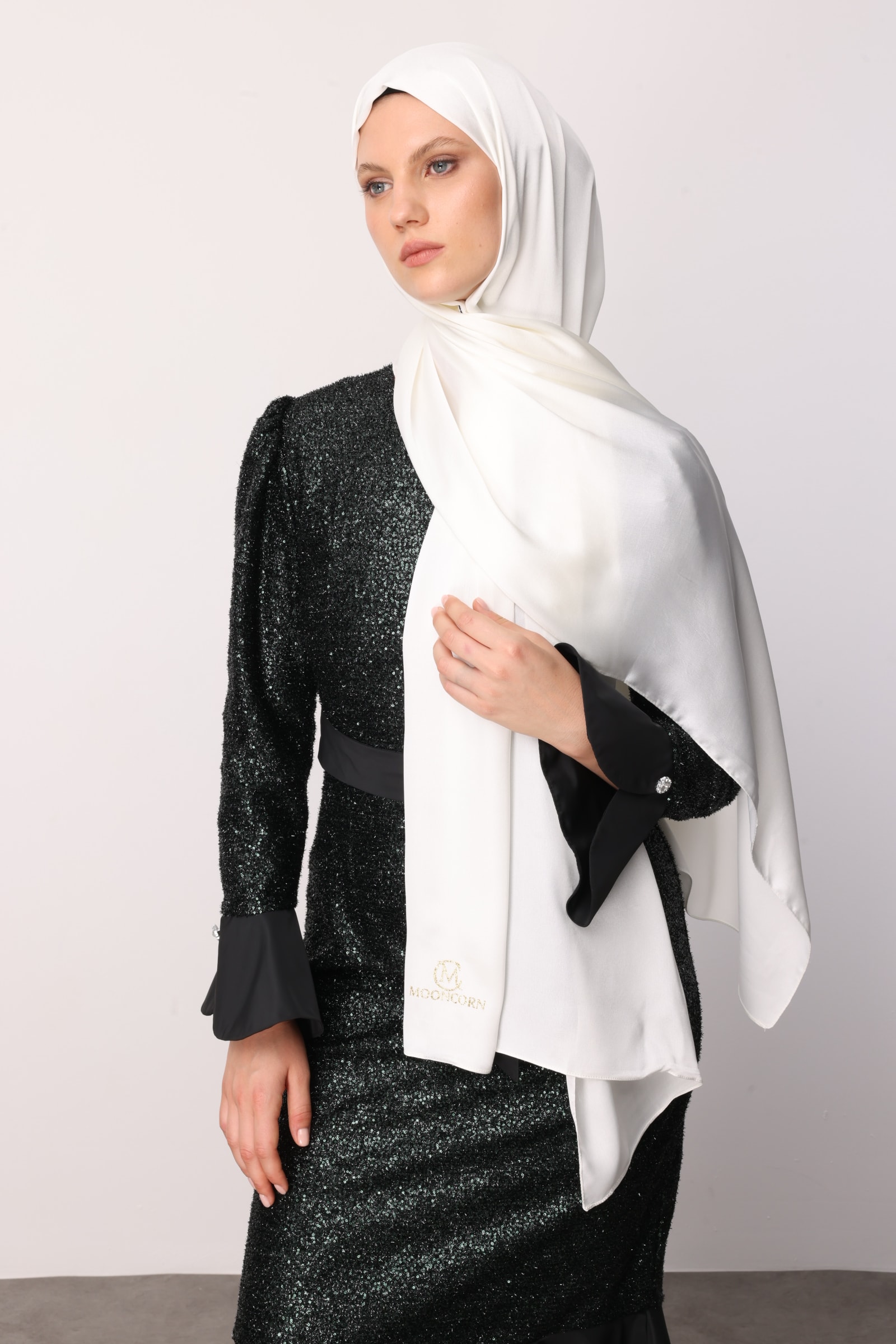 Diamond Aura Shawl - Pearl