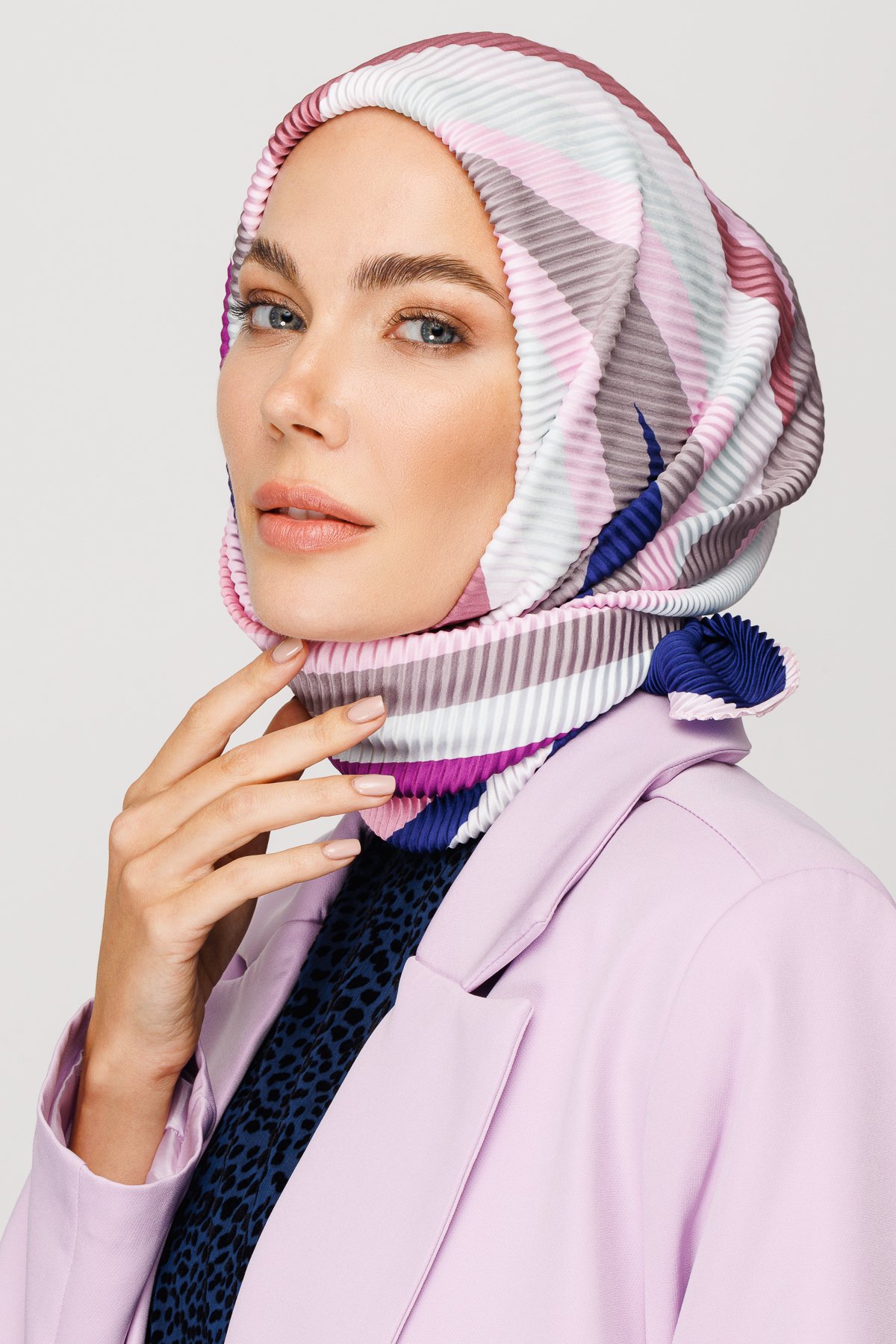 Akra Pattern Pleated Scarf - Plum