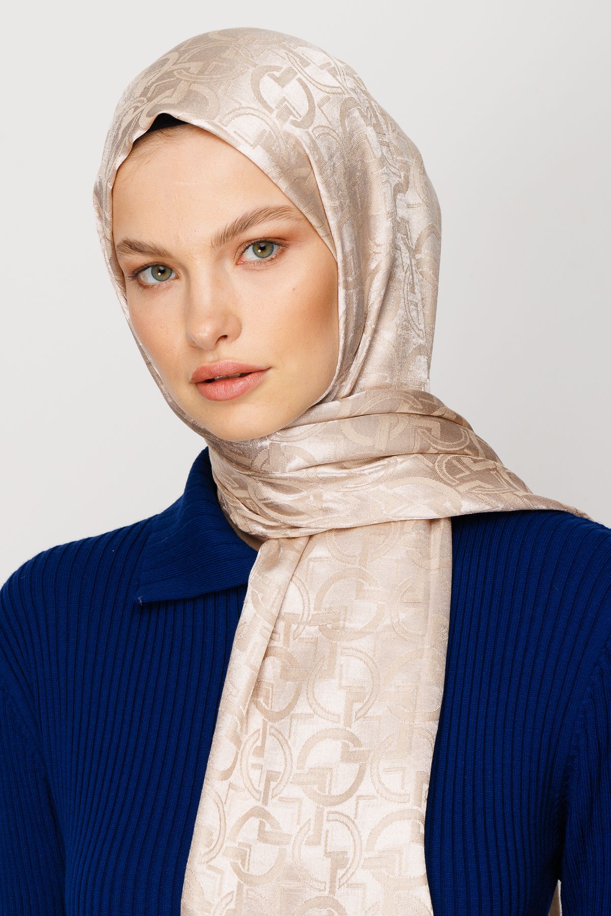 Gemustertes Glänzendes Jacquard Hijab