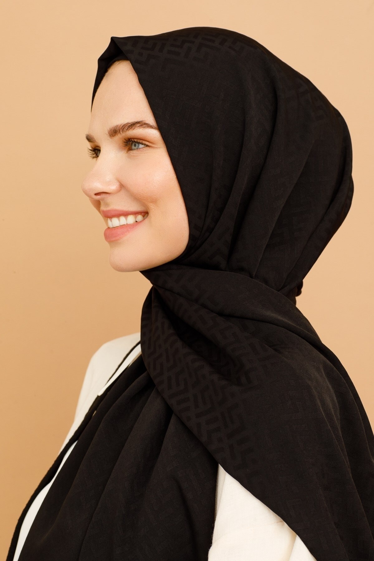 Z Pattern Silky Jacquard Hijab