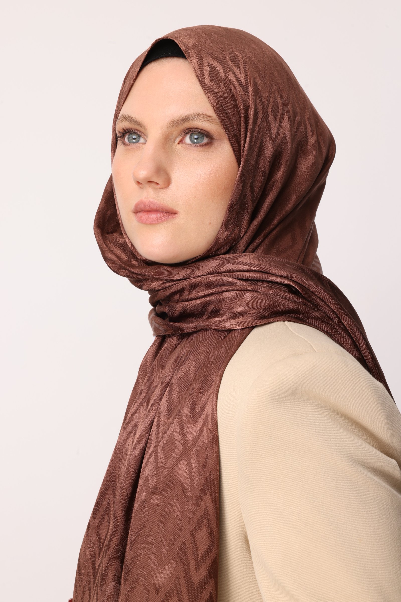 Shiny Check-Pattern Jacquard Shawl - Waterside