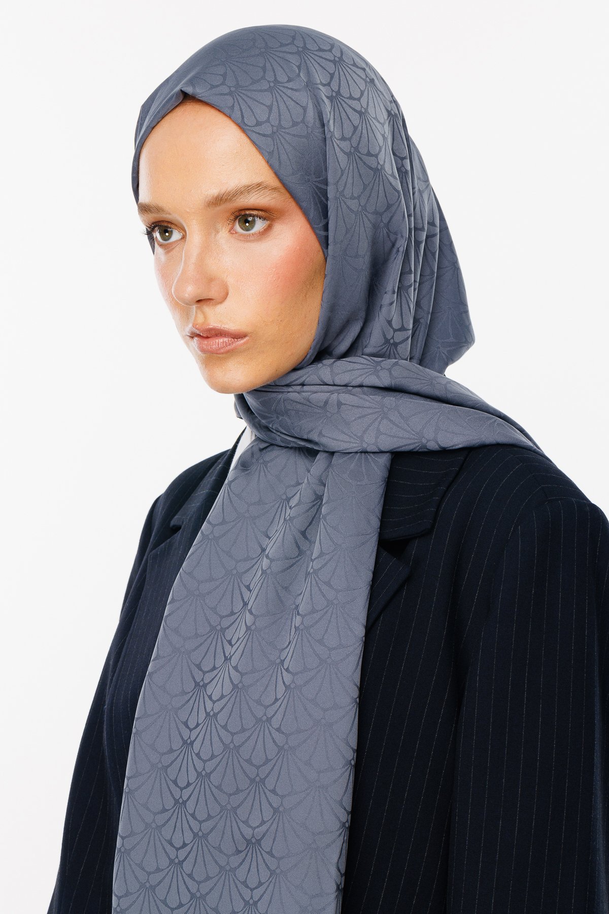 Lotus Pattern Silk Jacquard Shawl - Smoked