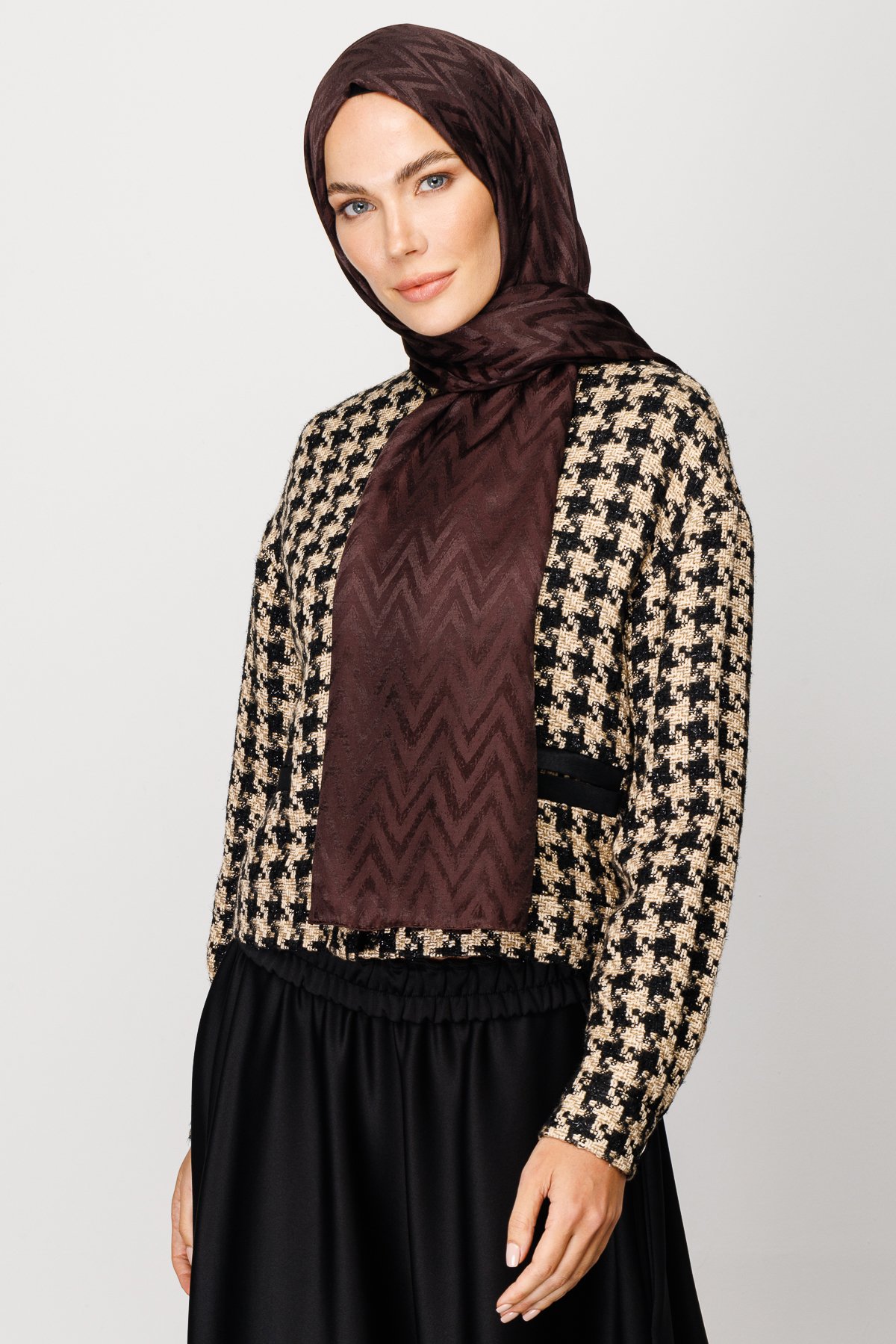 Zigzag Pattern Shiny Jacquard Shawl - Bitter Coffee