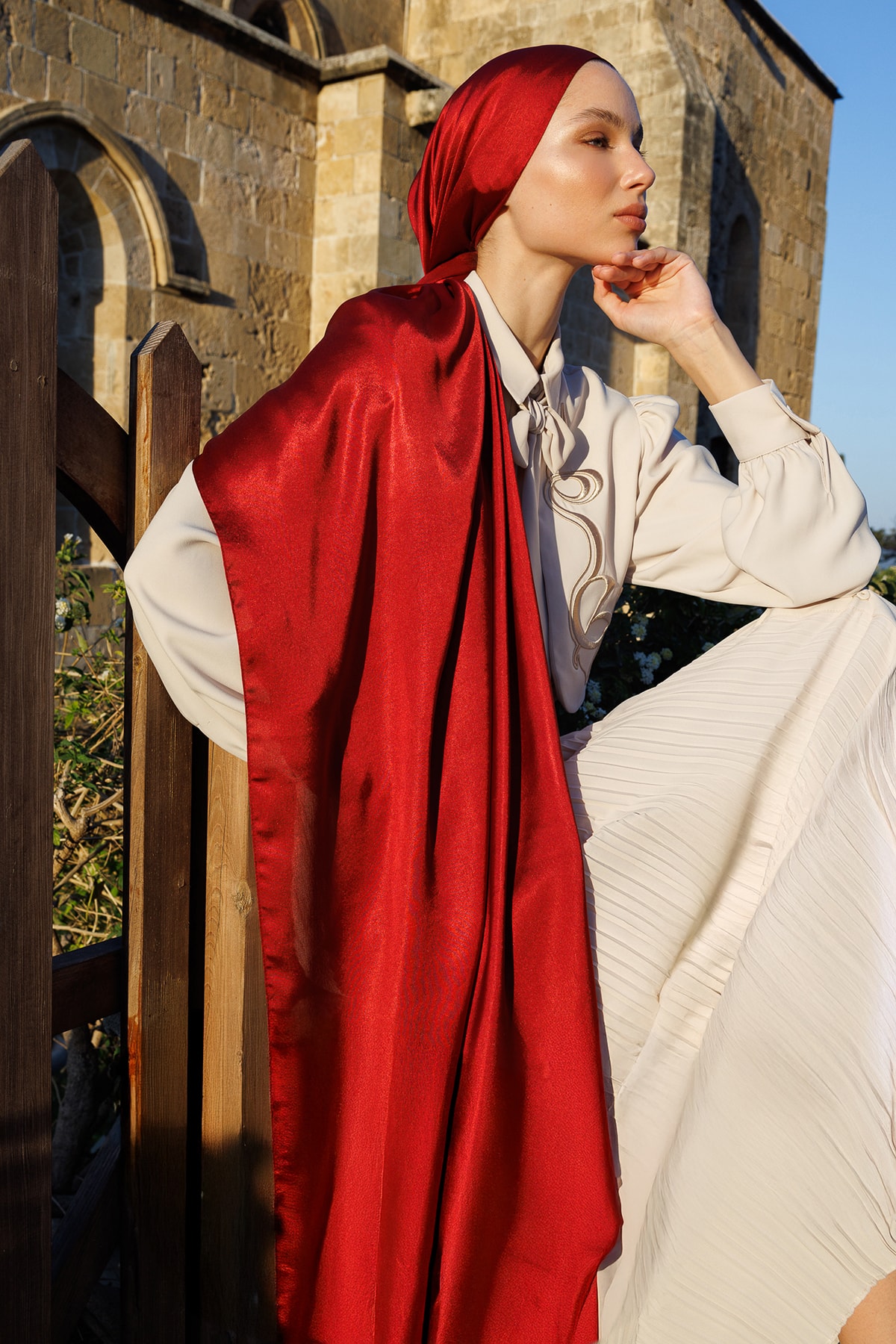 Diamond Aura Shawl - Cherry Bruise