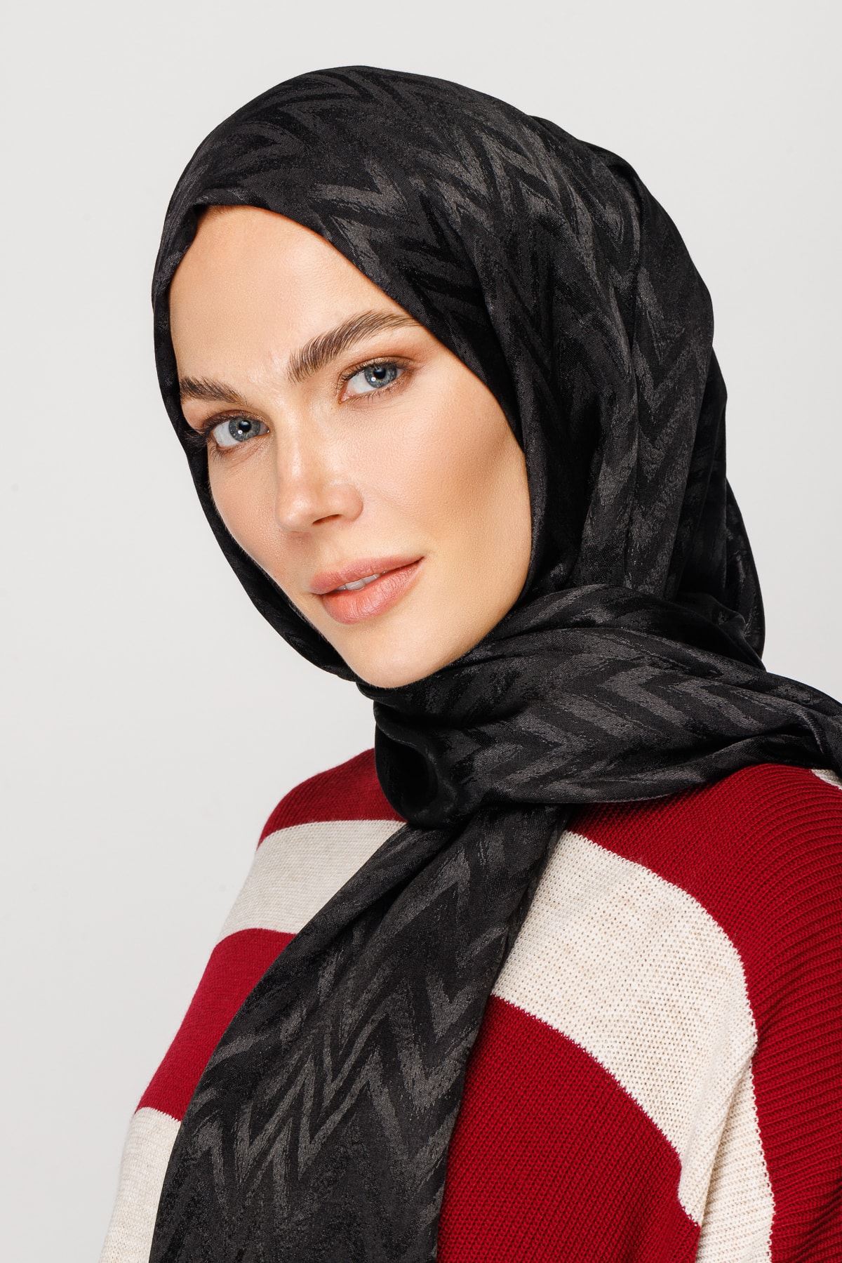 Zikzak Desen Parlak Jakar Şal