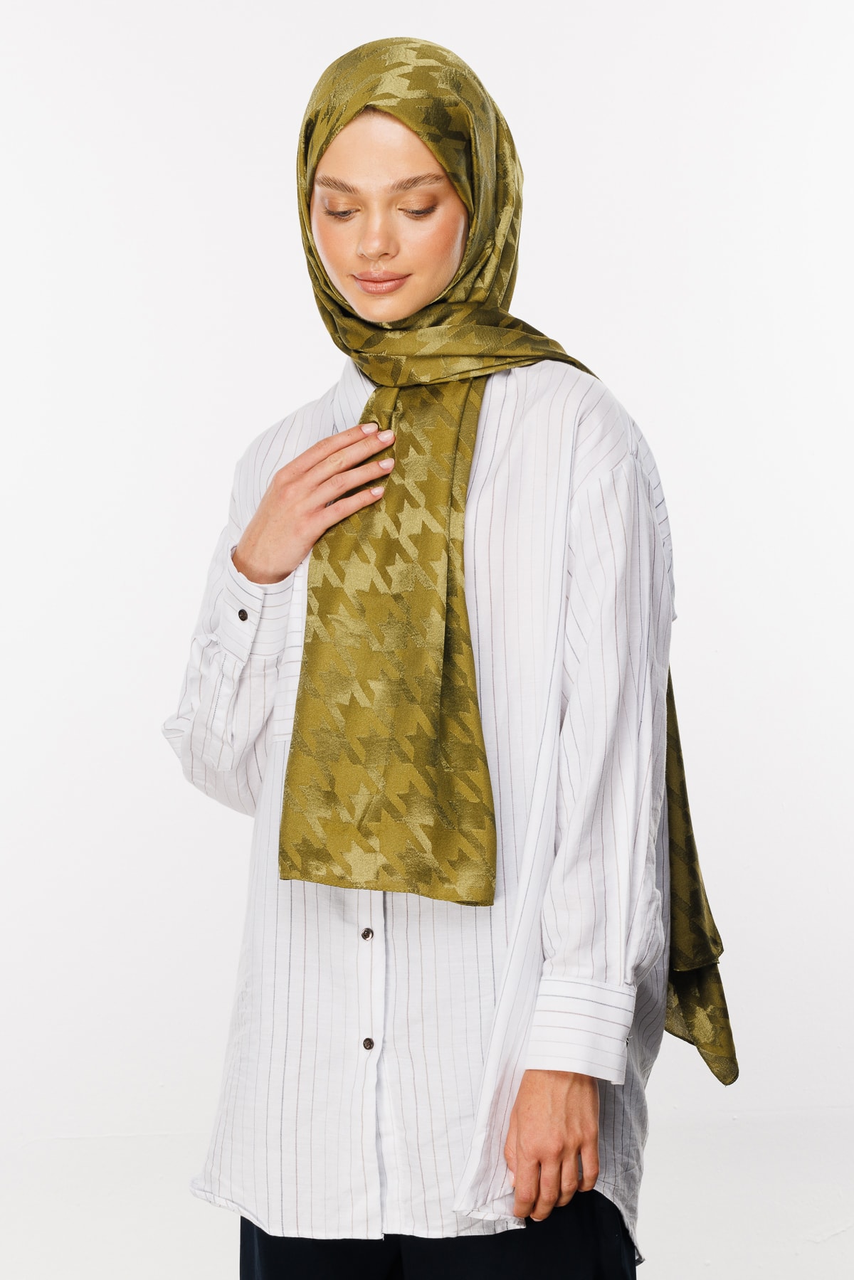 Shiny Houndstooth-Pattern Jacquard Shawl - Soft Green
