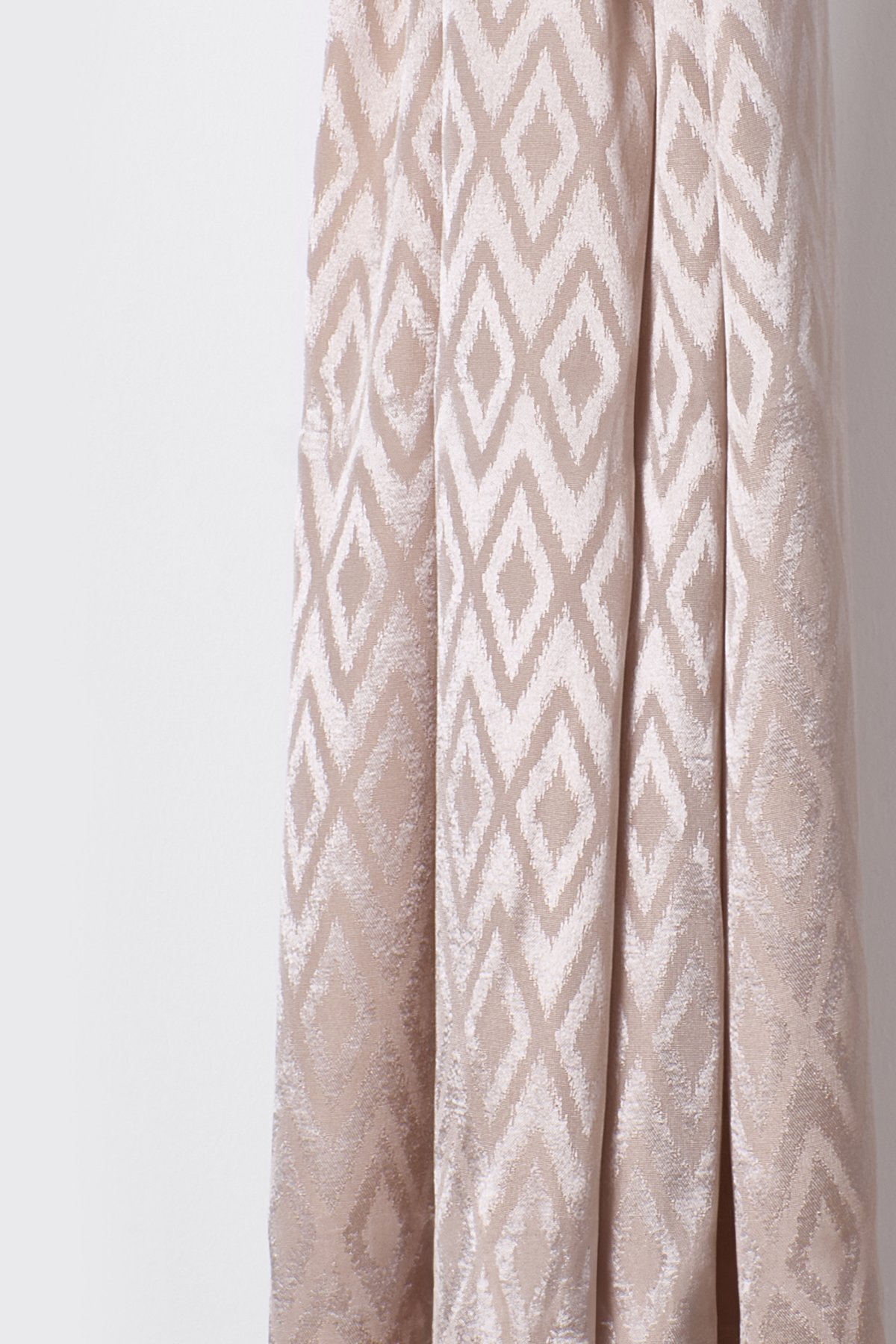 Karo Pattern Shiny Jacquard Shawl - Beige