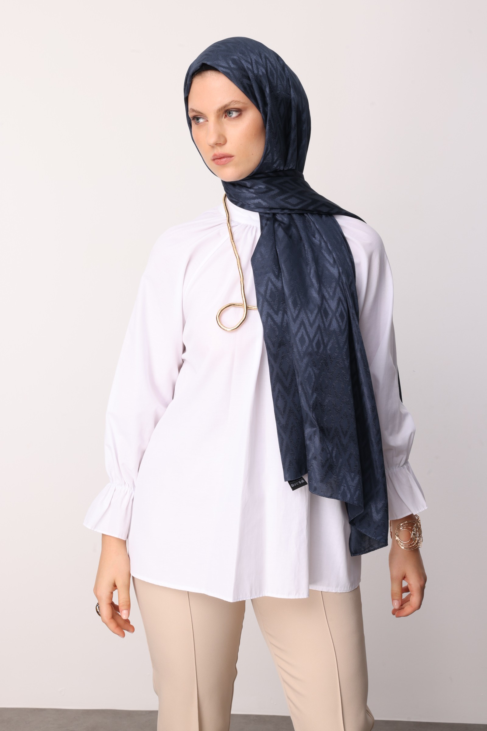 Shiny Check-Pattern Jacquard Shawl - Midnight Blue