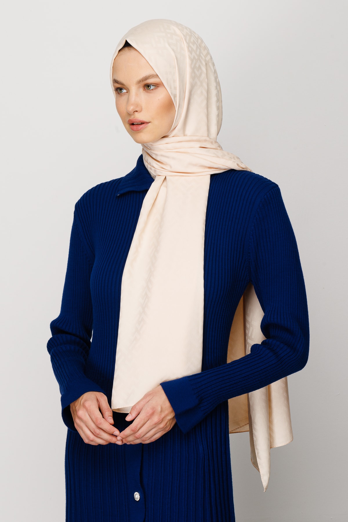 Z Pattern Silky Jacquard Shawl - Cream