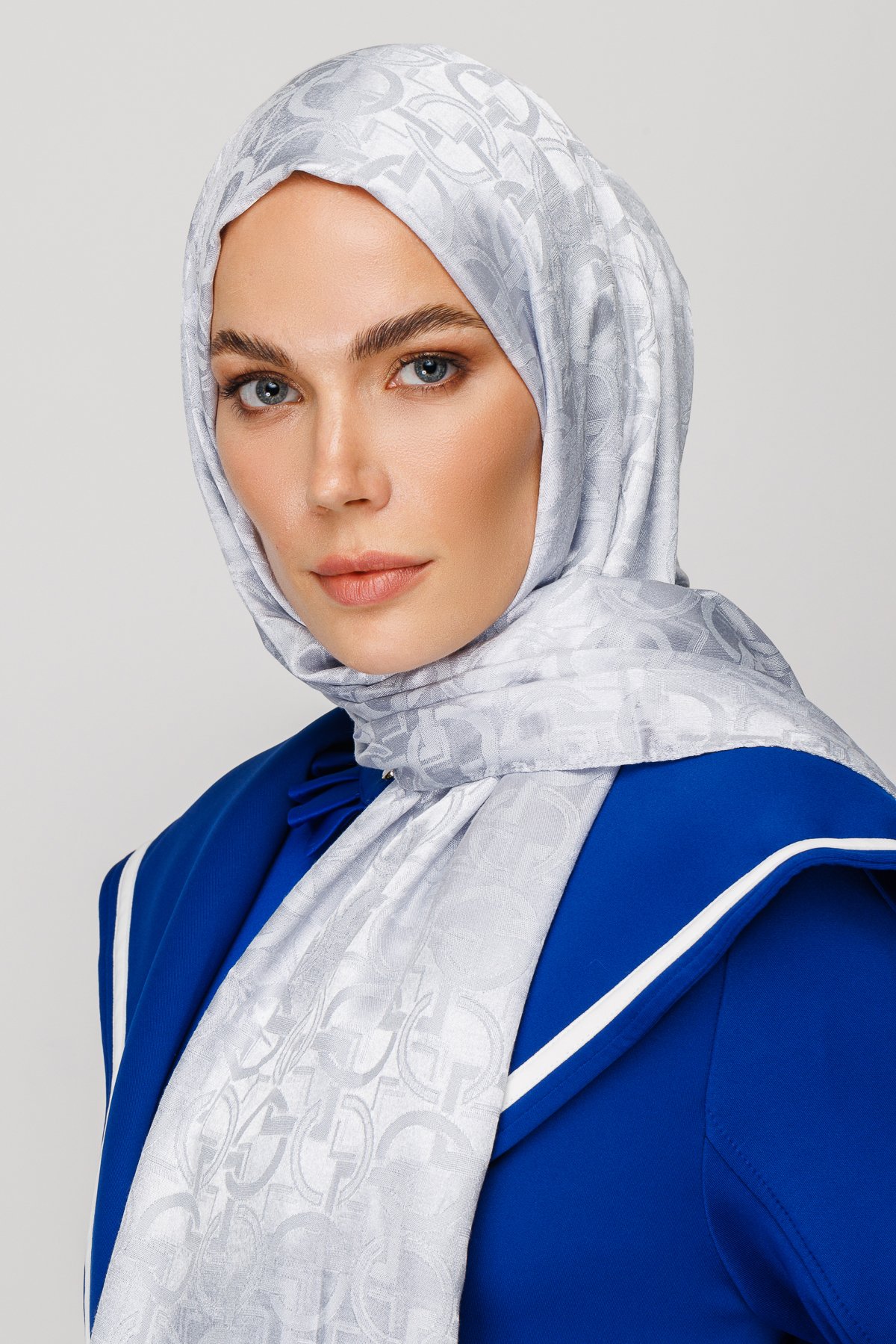 Longar Pattern Shiny Jacquard Shawl - Silver