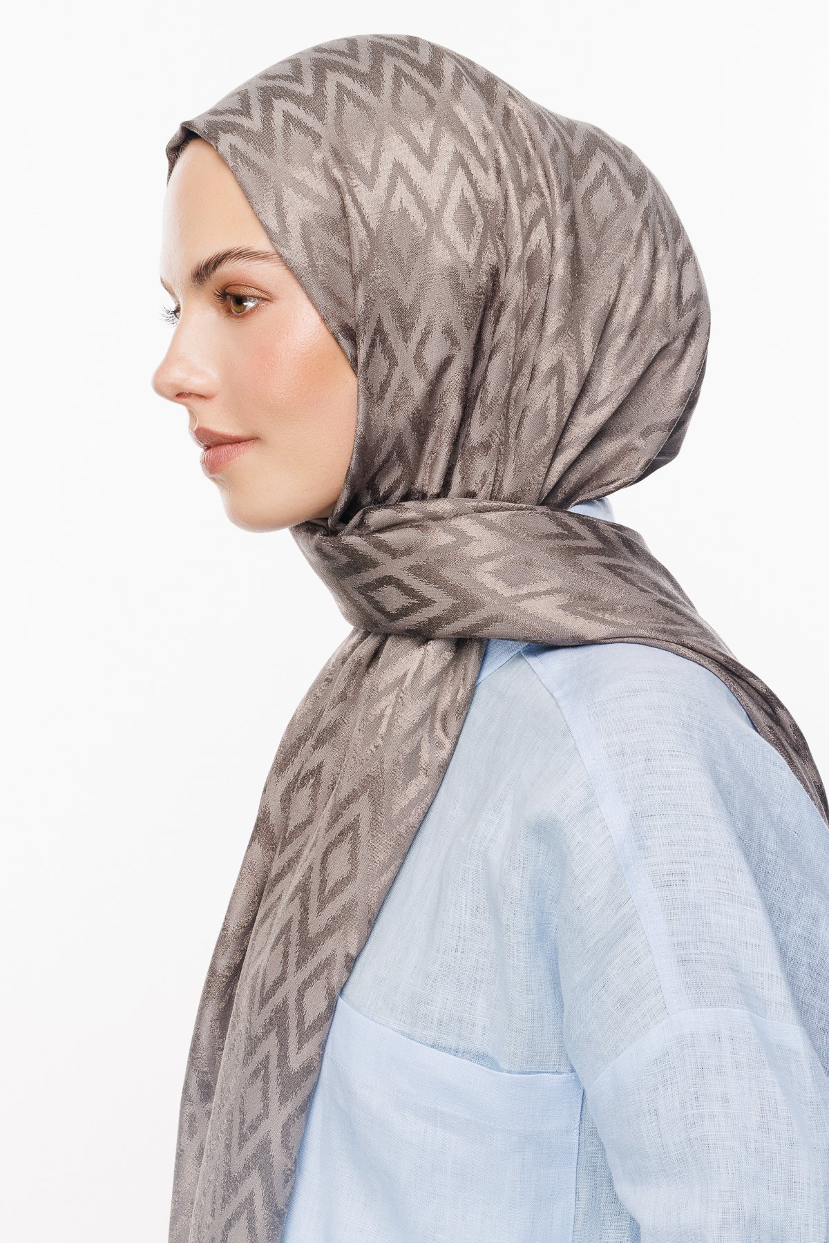 Karo Pattern Shiny Jacquard Shawl - Smoke