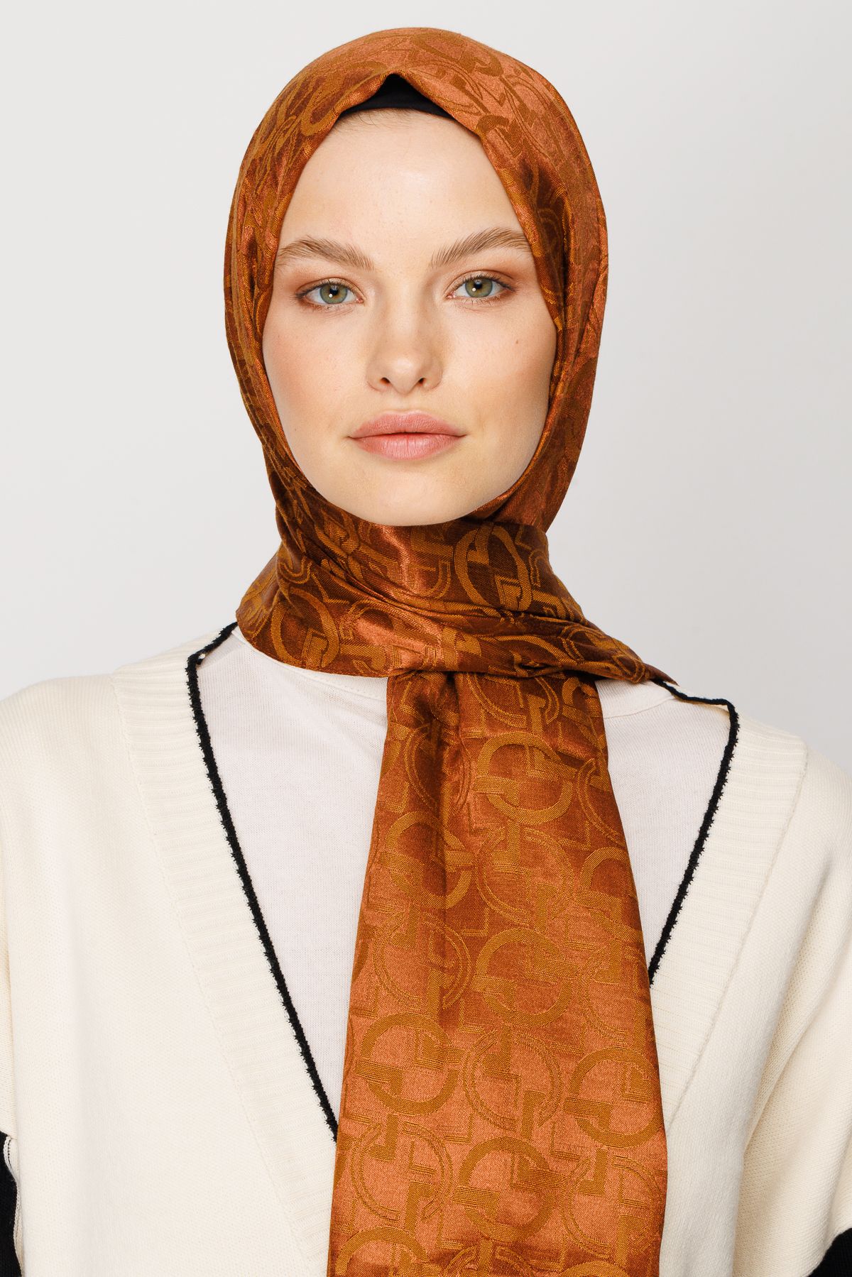 Gemustertes Glänzendes Jacquard Hijab