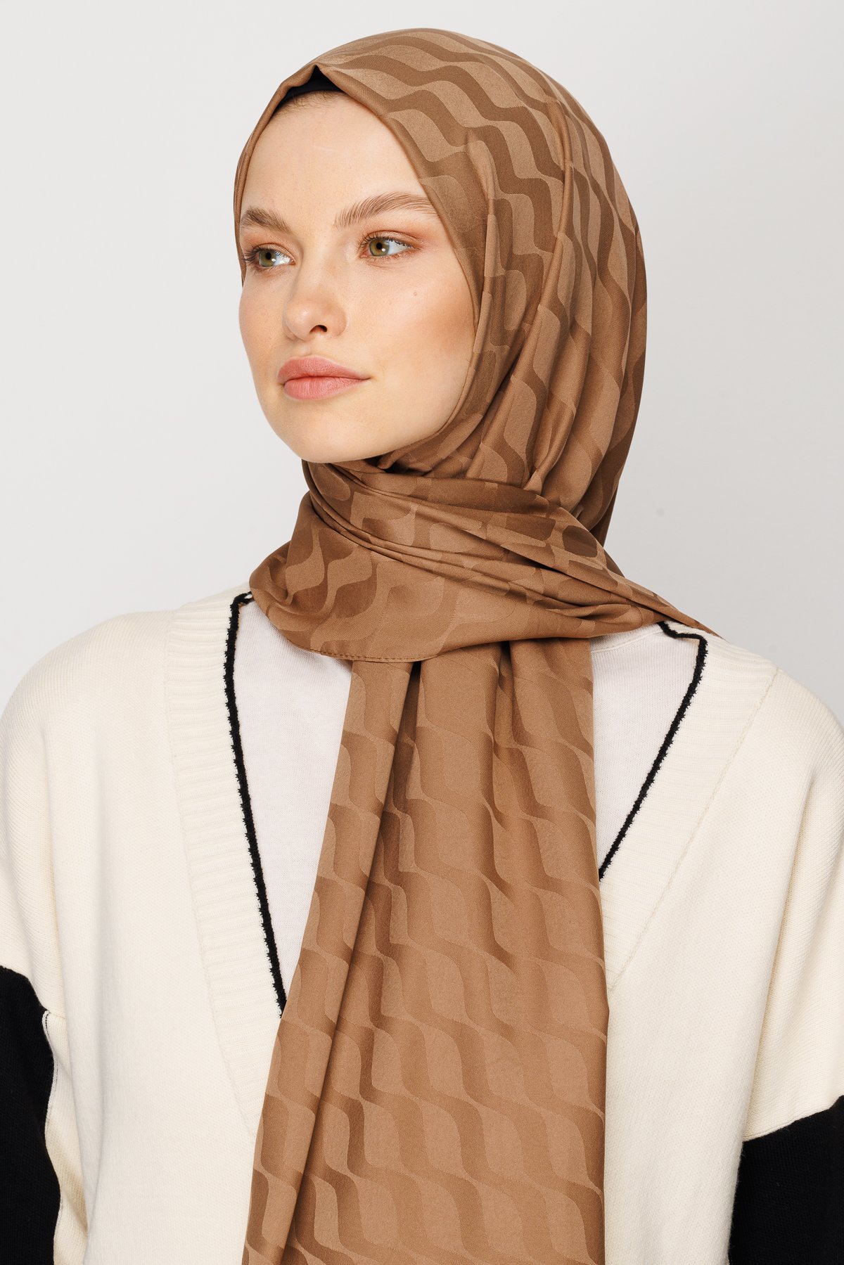 Wave Pattern Silky Jacquard Hijab