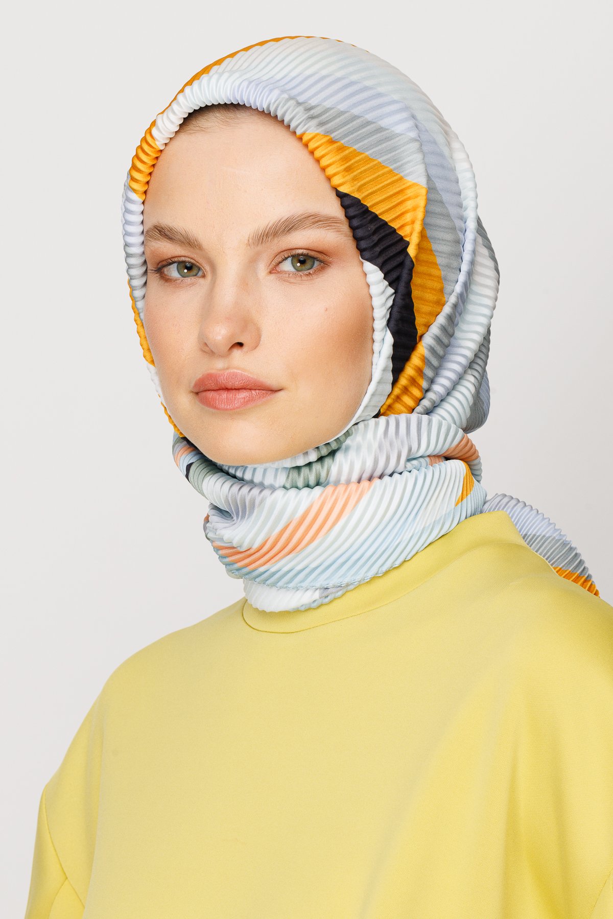 Akra Pattern Pleated Scarf - Baby Blue