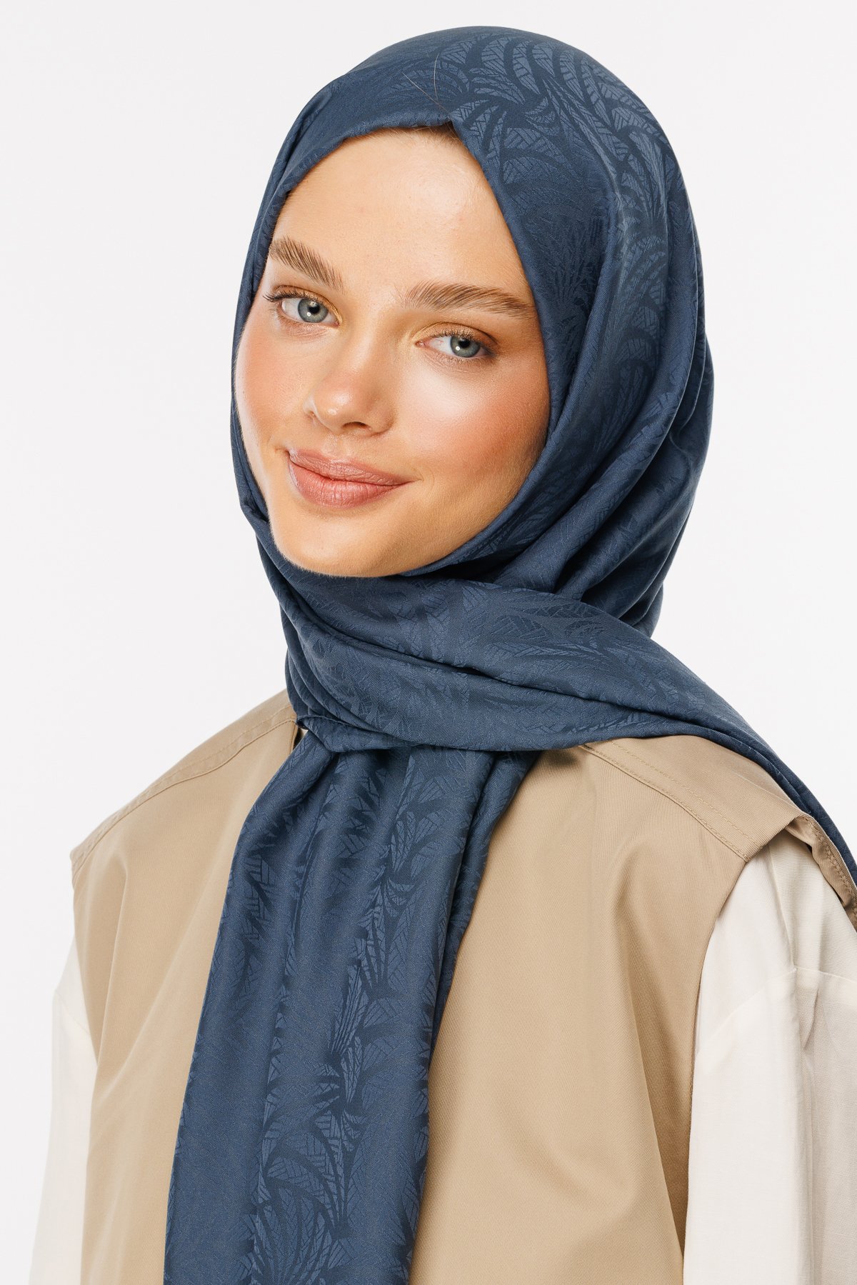 Artemis Pattern Silk Jacquard Hijab