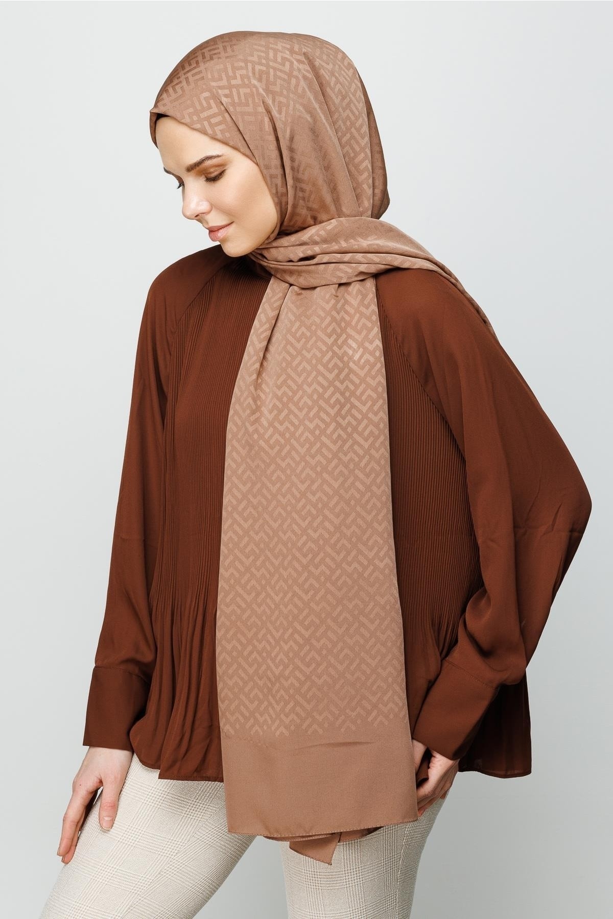 Gemustertes Seidig Jacquard Hijab