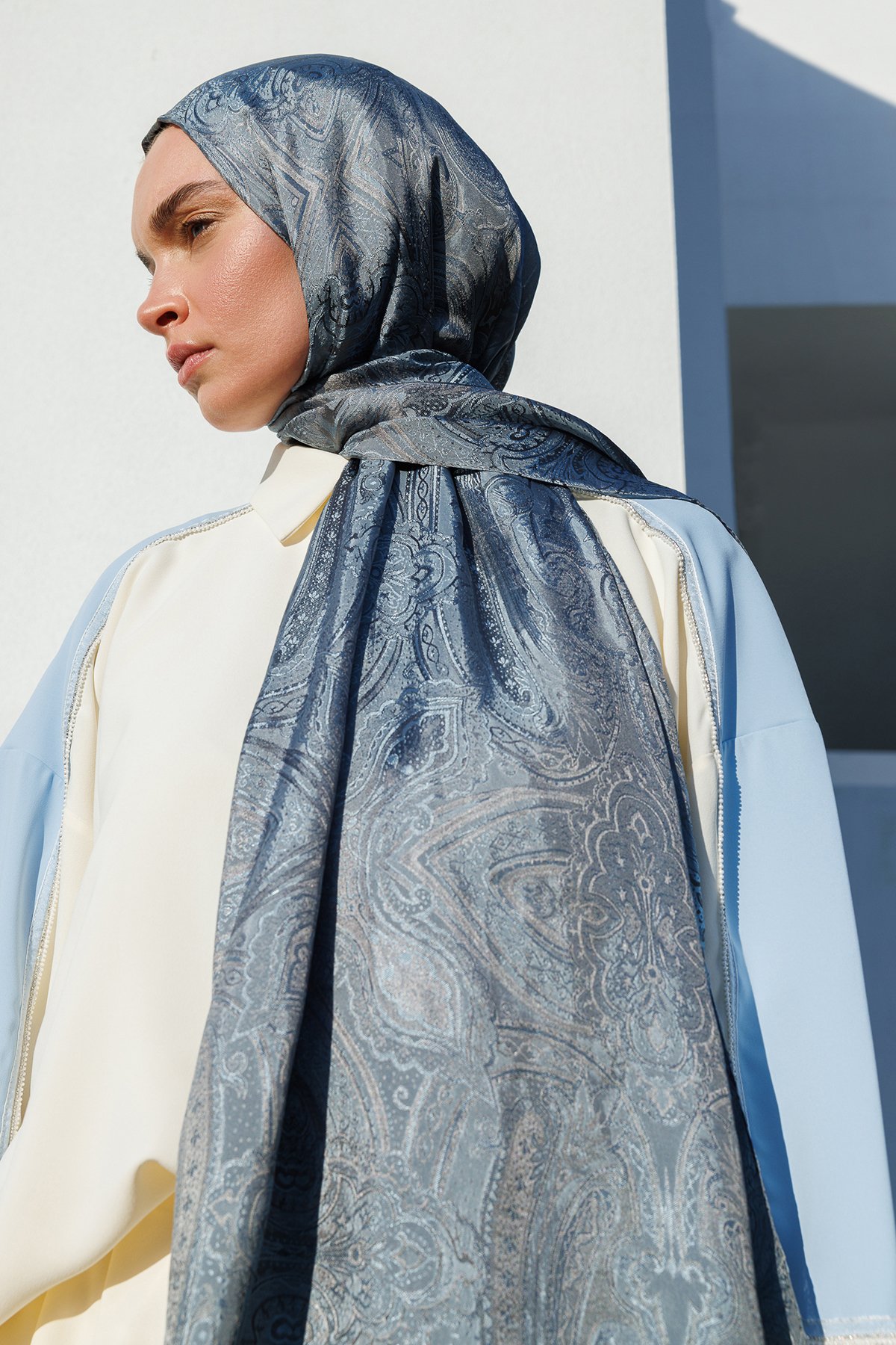 Liva Pattern Shine Line Shawl - Dark Gray-Light Blue