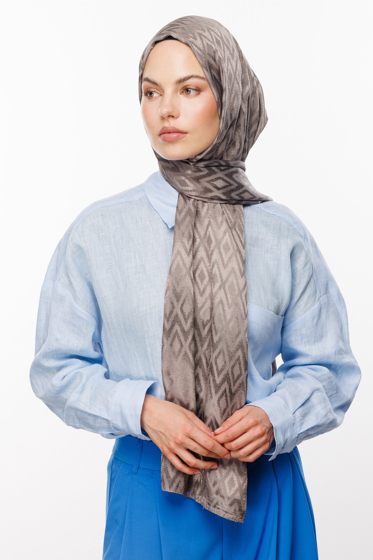 Karo Pattern Shiny Jacquard Shawl - Smoke