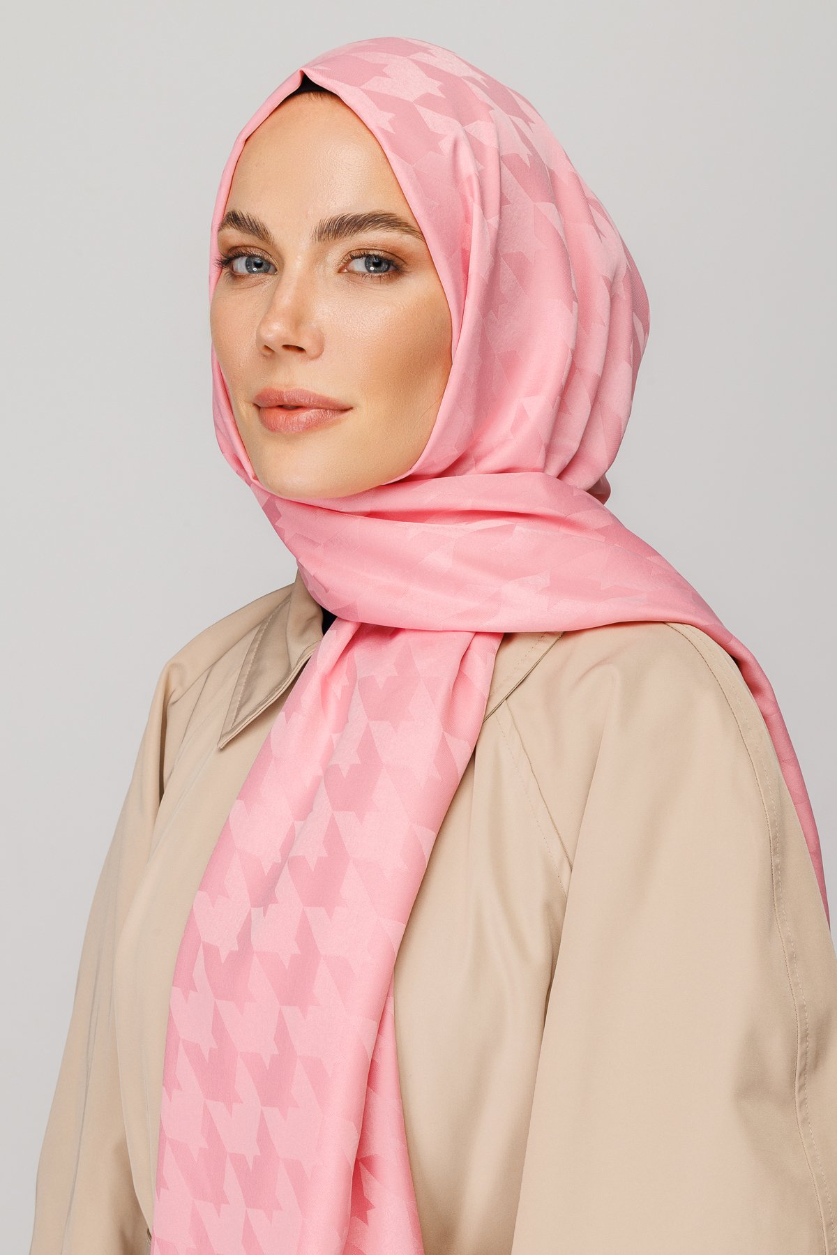 Crowbar Pattern Silk Jacquard Hijab