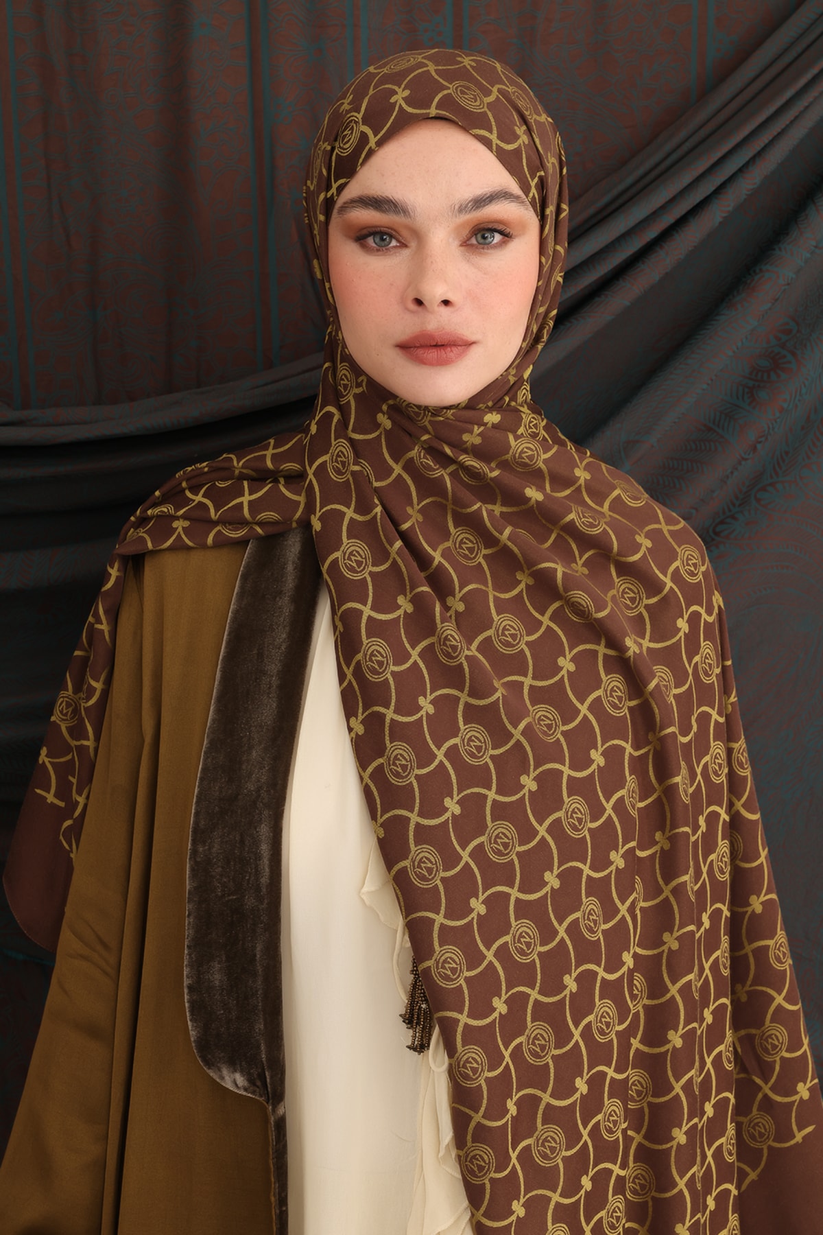 Marrakech-Pattern Reversible Shawl - Bitter Coffee-Salmon