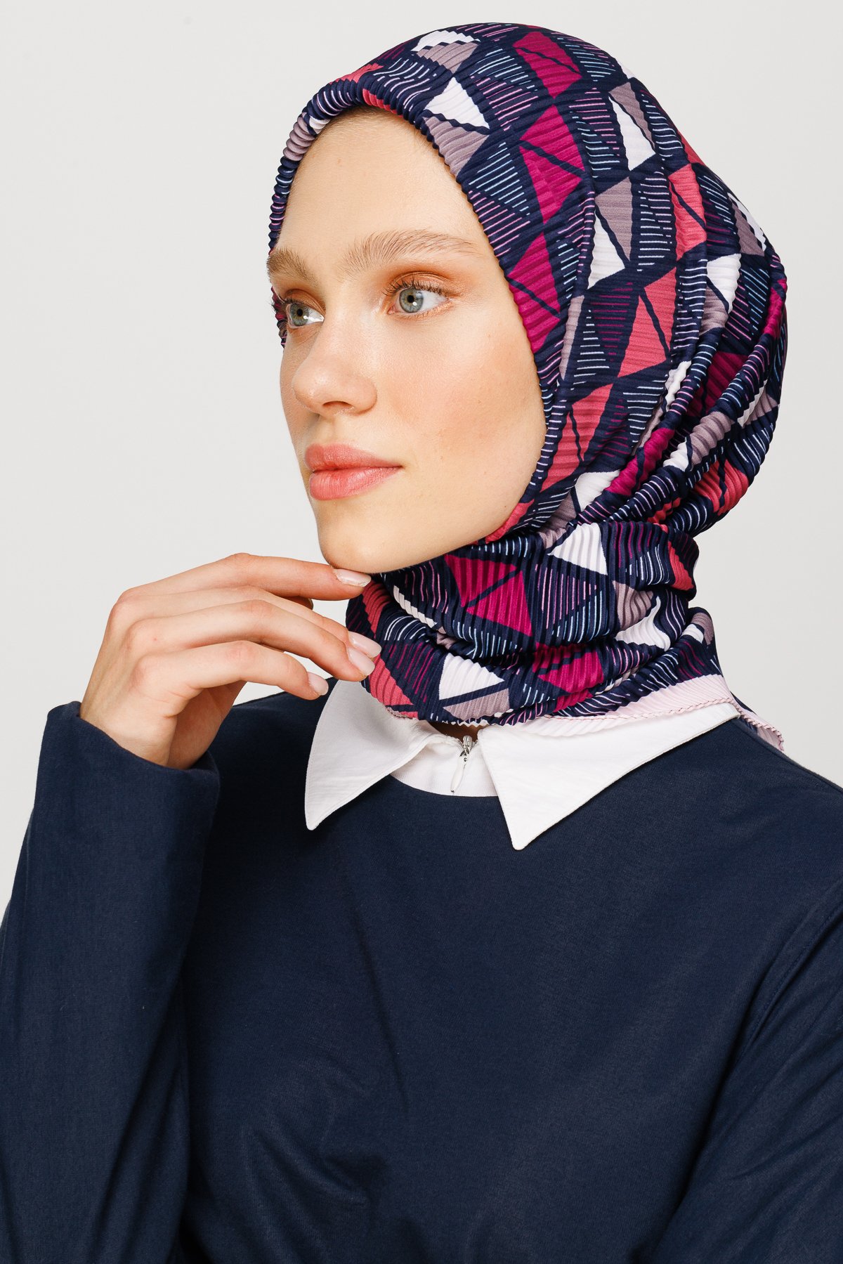Prism Pattern Pleated Scarf - Navyblue